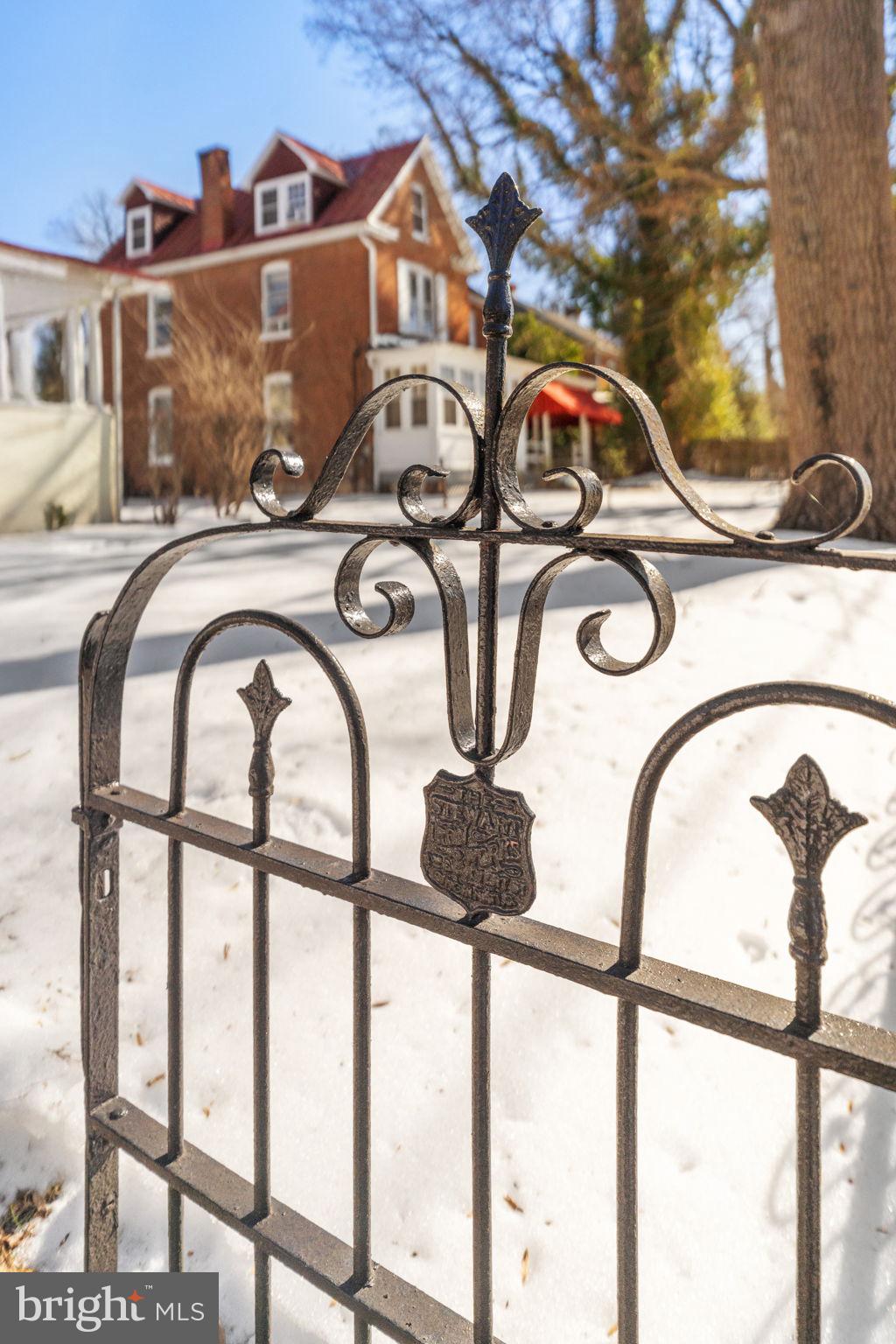 HISTORIC CHARLES TOWN - Residential