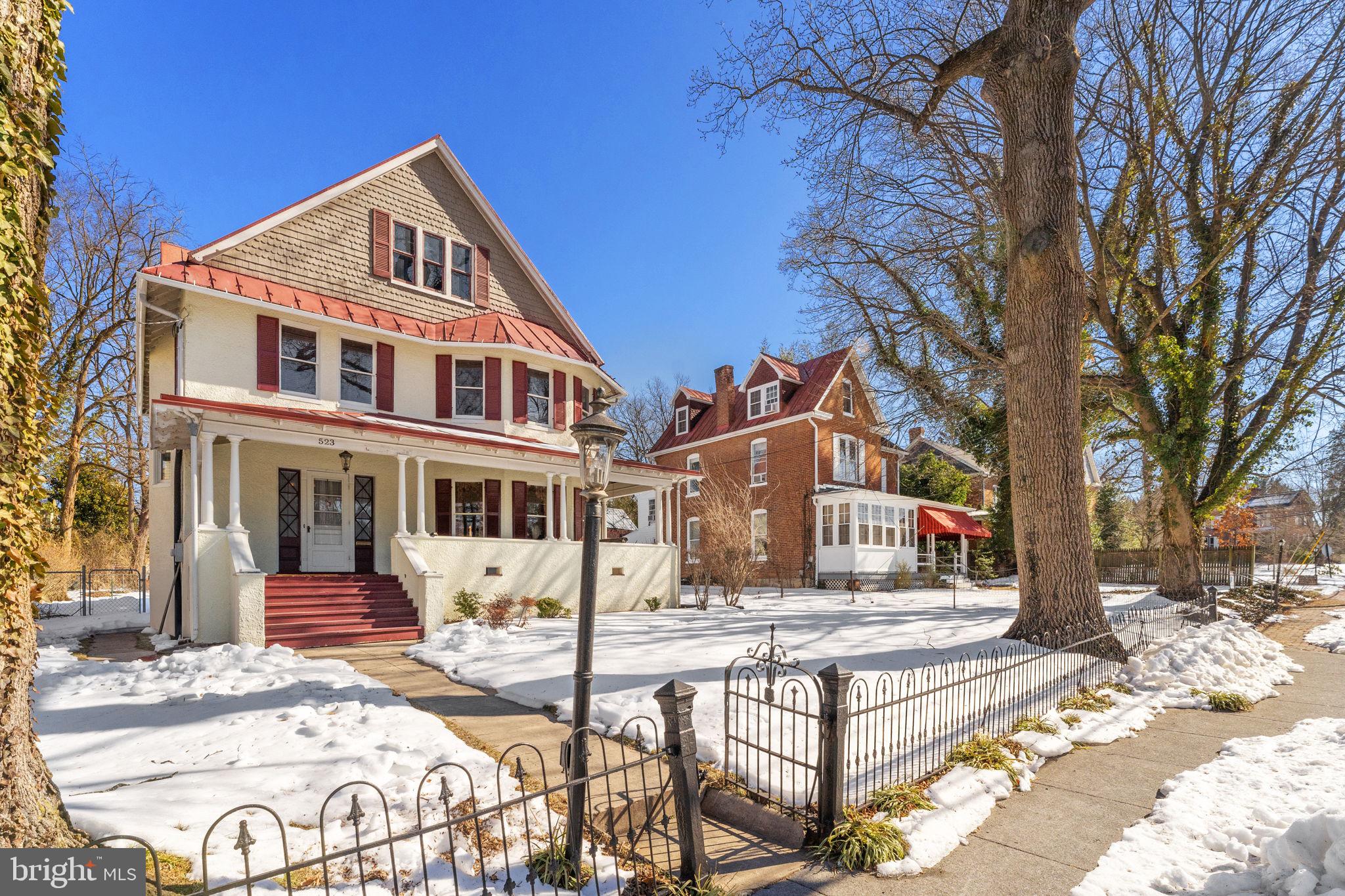 HISTORIC CHARLES TOWN - Residential
