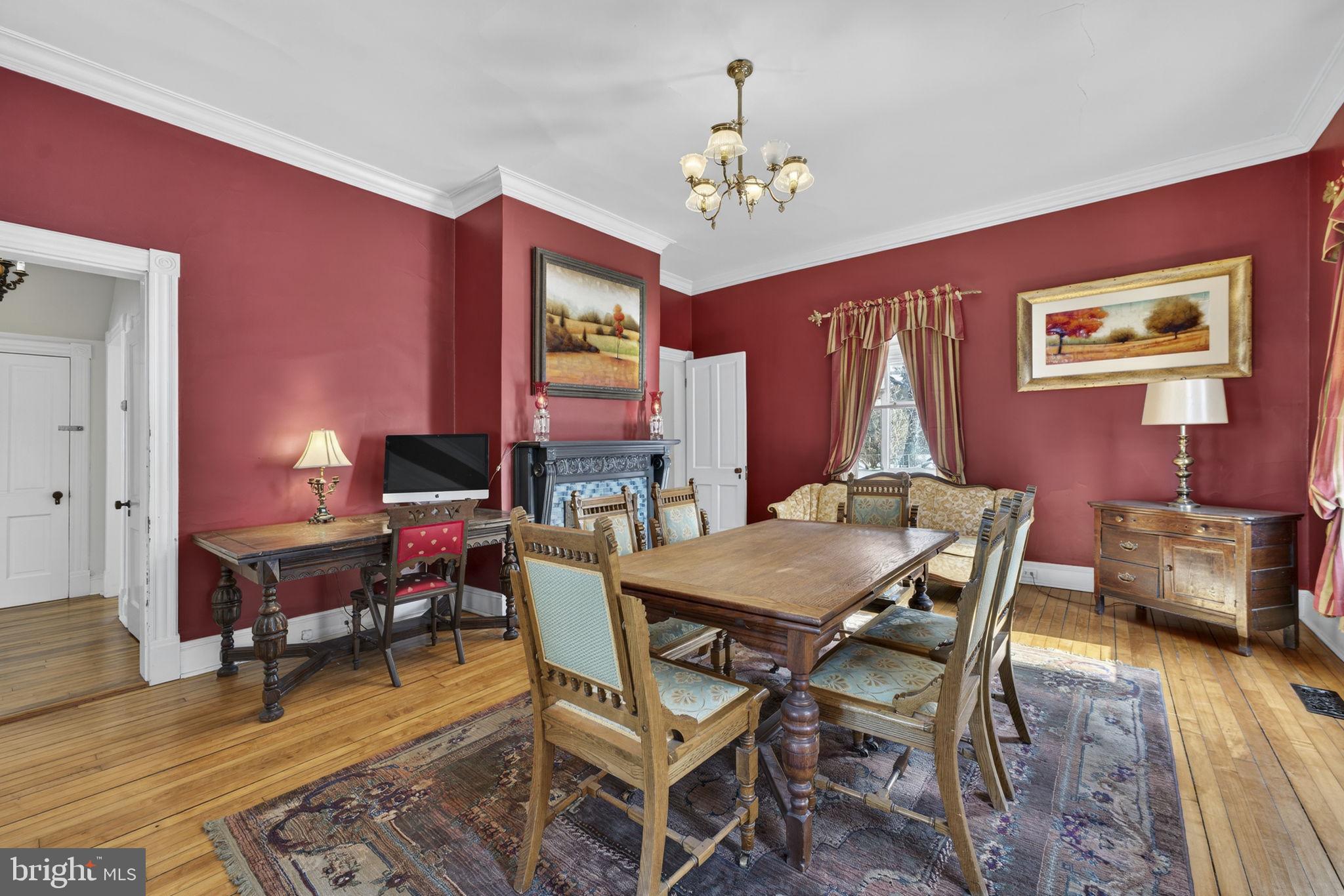 HISTORIC CHARLES TOWN - Residential