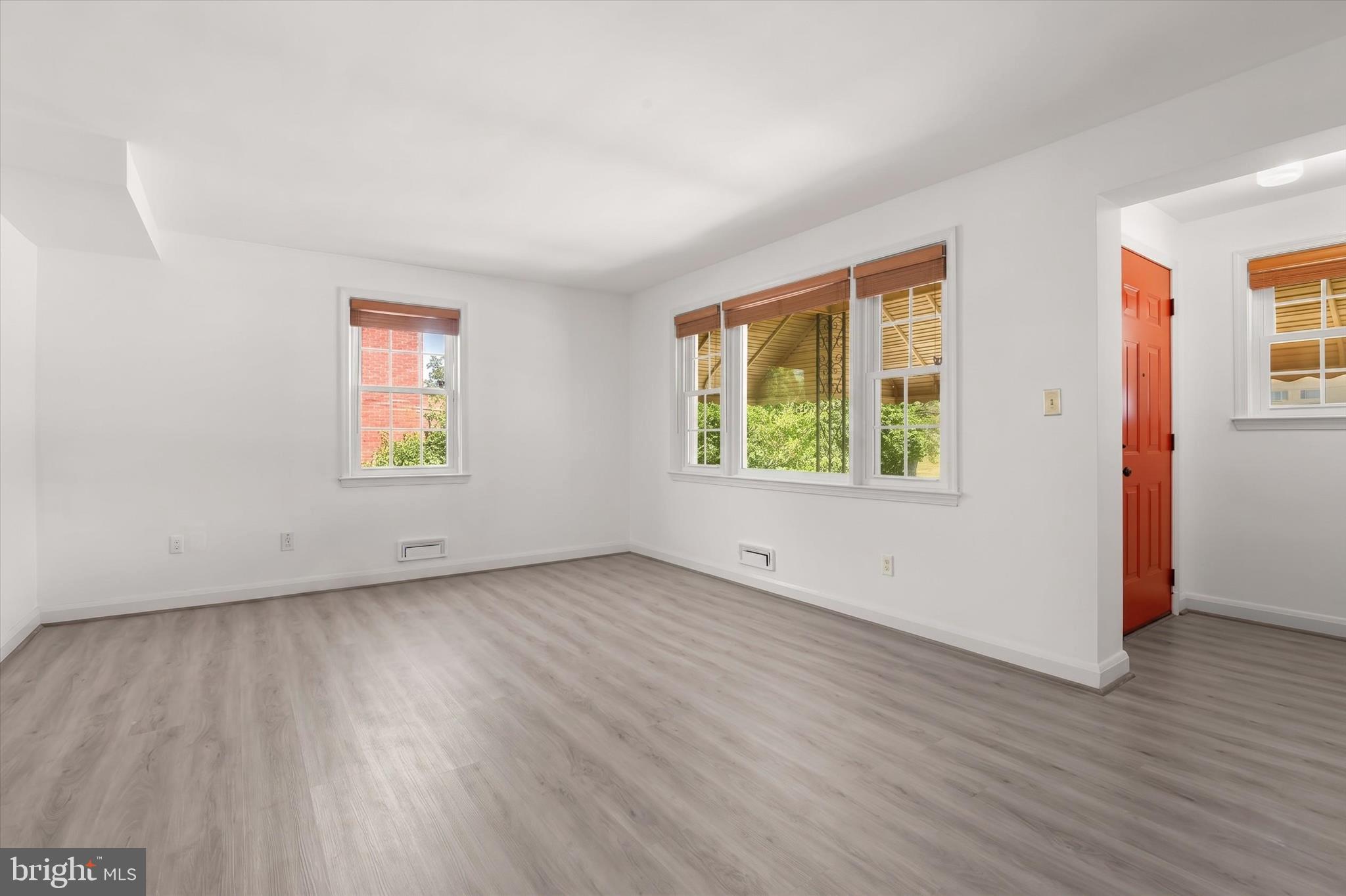 MONTEBELLO - Residential