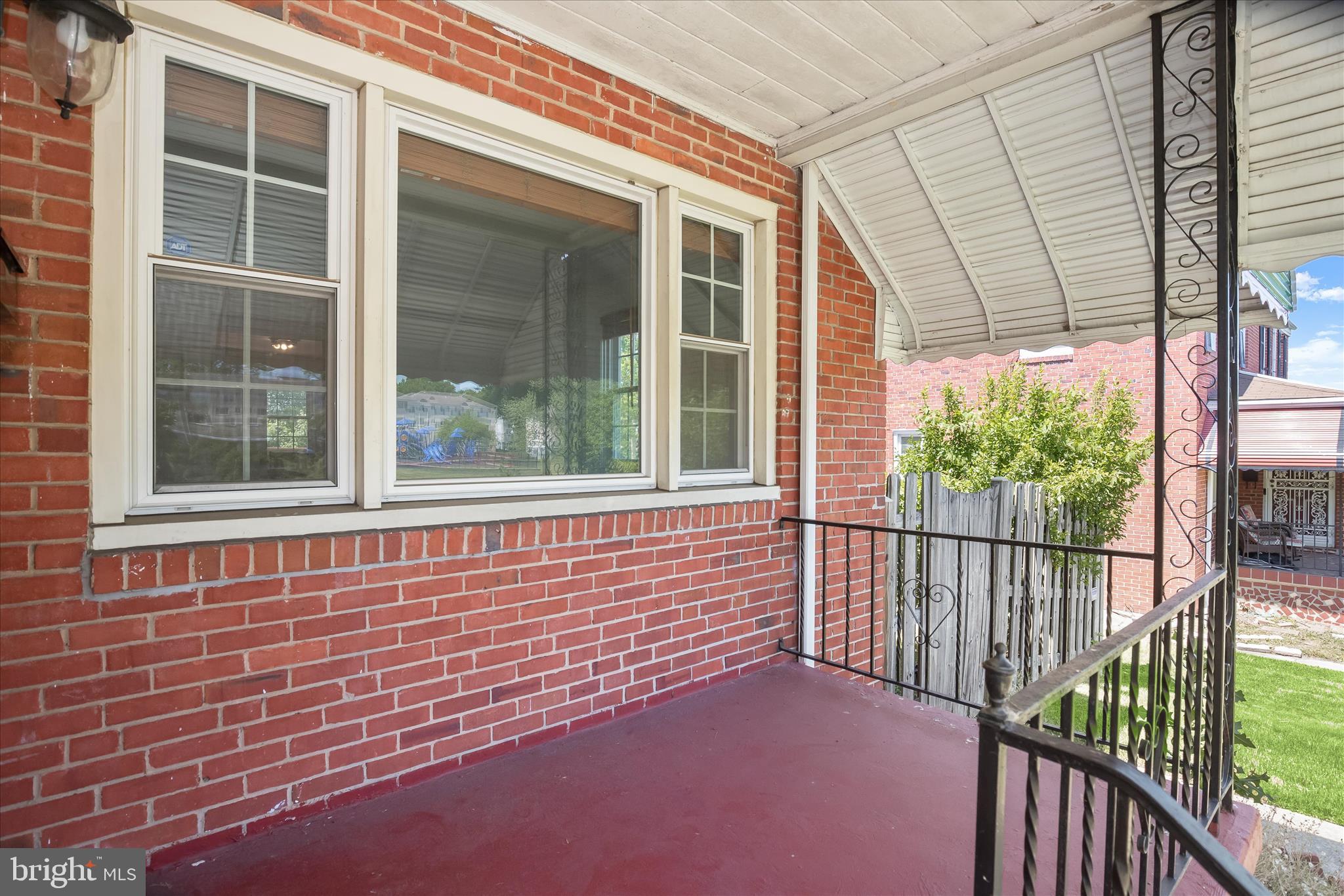 MONTEBELLO - Residential