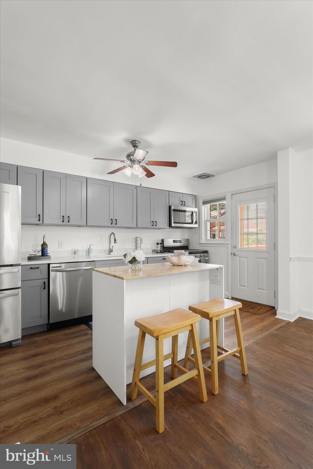 MONTEBELLO - Residential