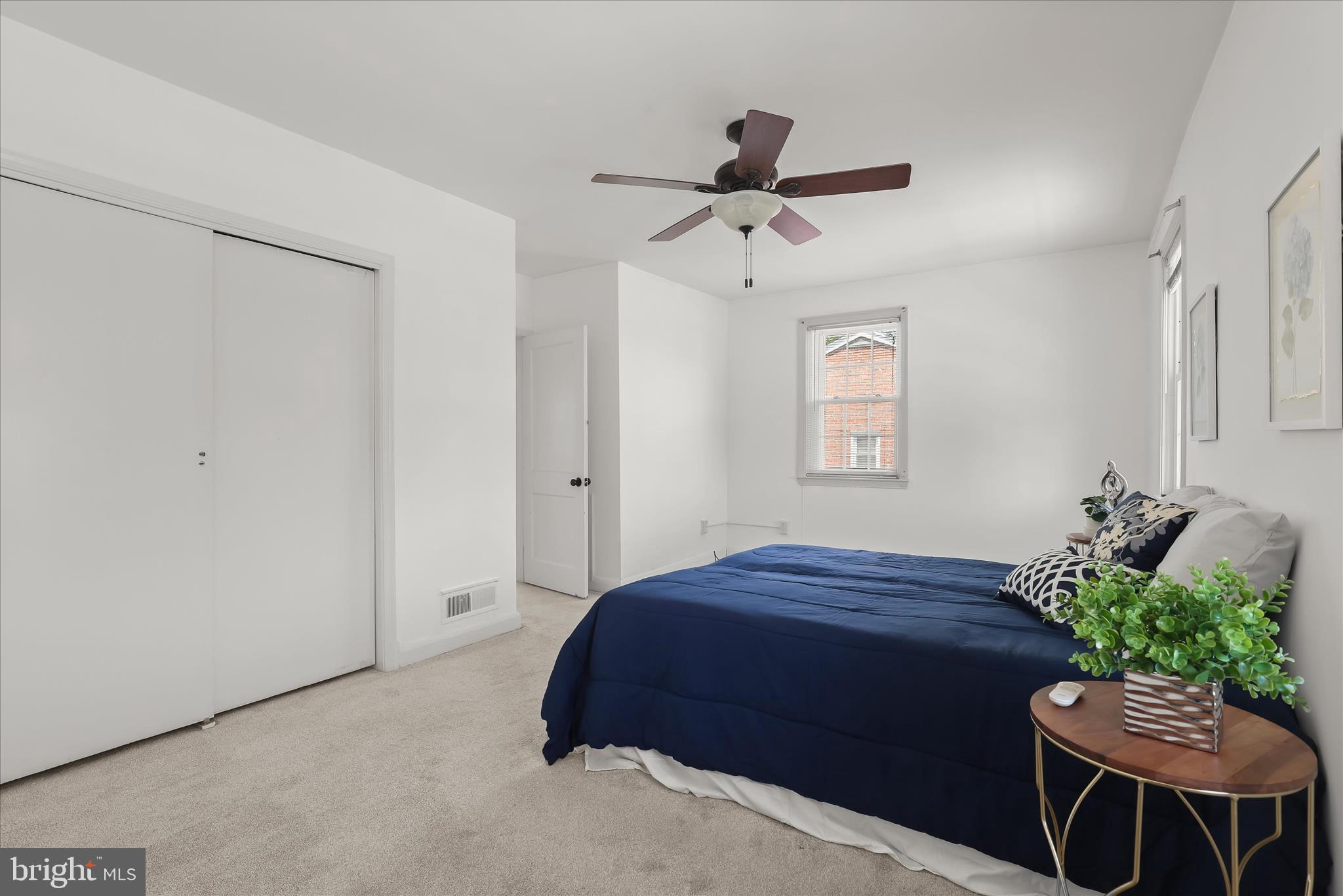 MONTEBELLO - Residential