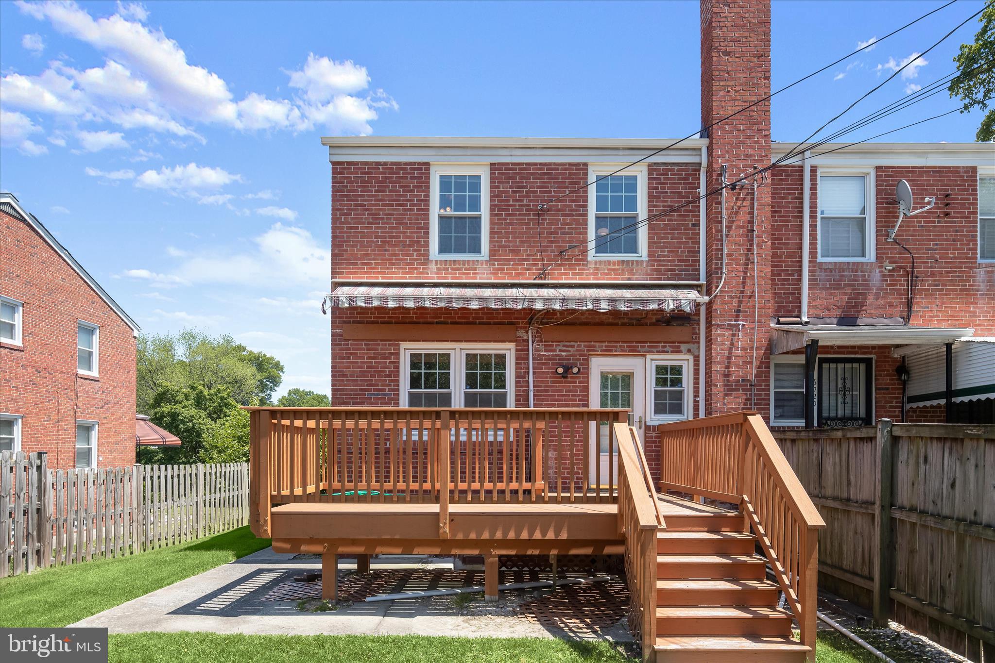 MONTEBELLO - Residential