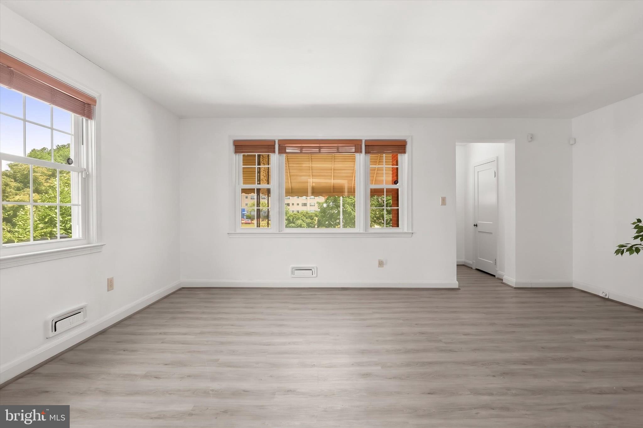 MONTEBELLO - Residential