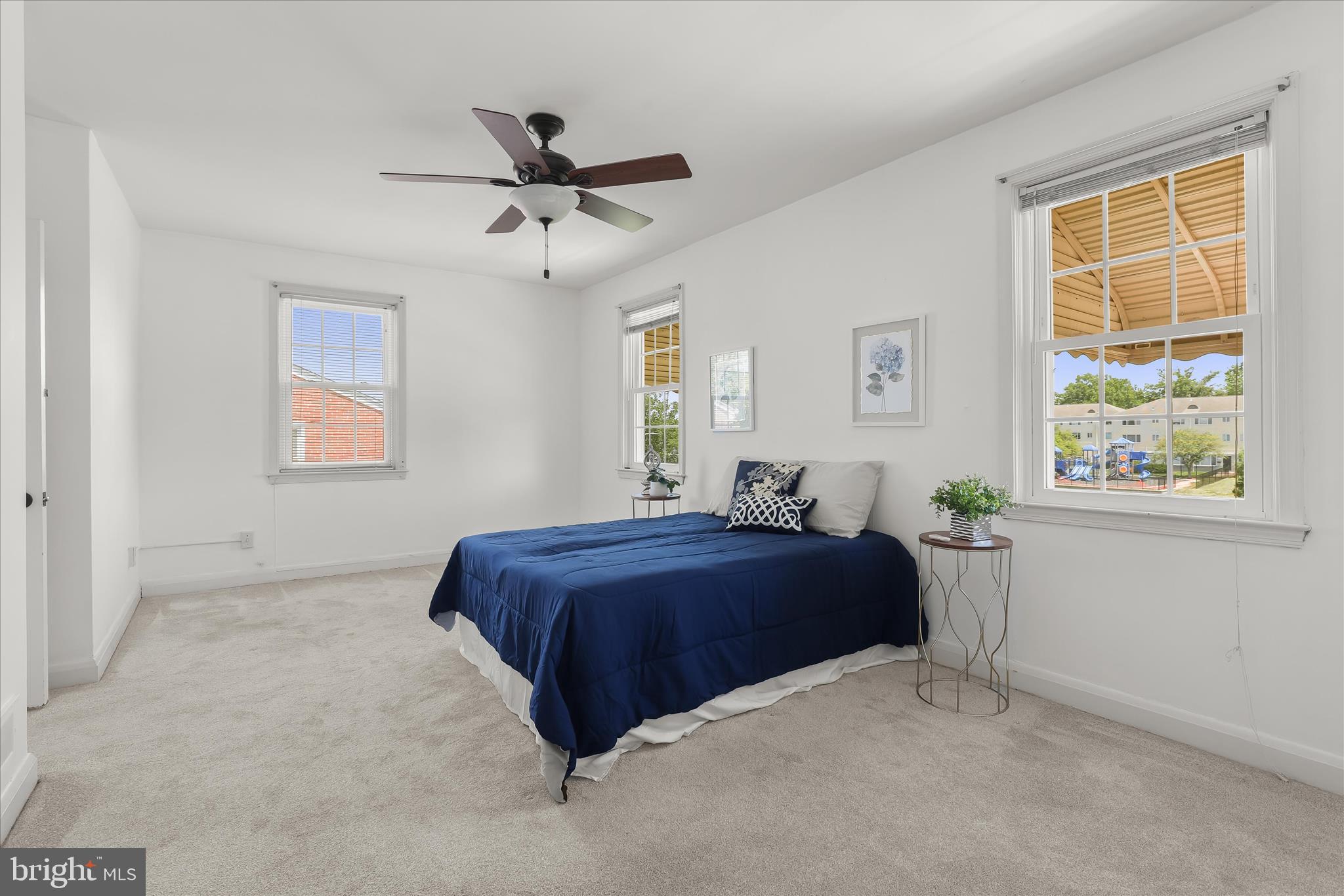 MONTEBELLO - Residential
