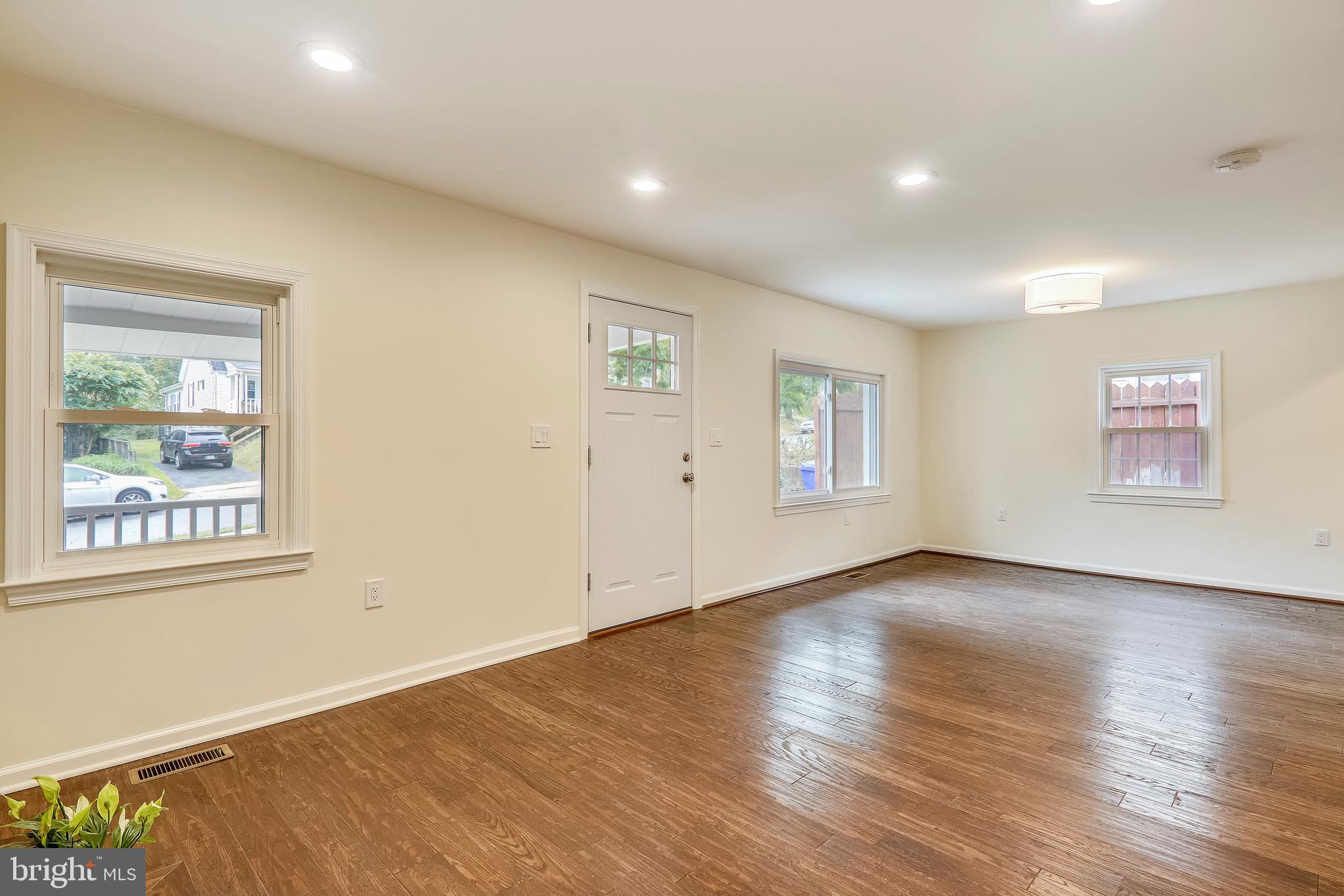 SILVER SPRING - Residential Lease