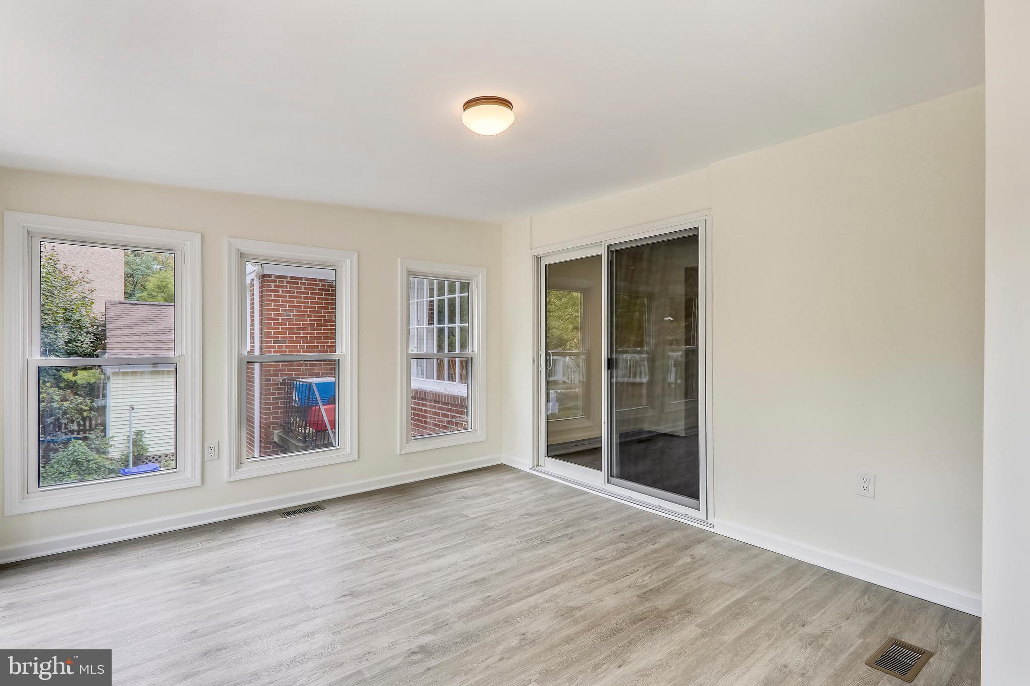 SILVER SPRING - Residential Lease