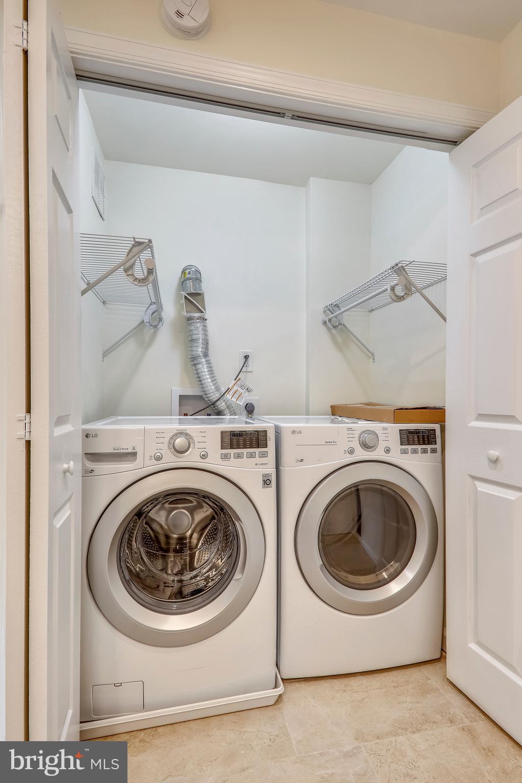 SILVER SPRING - Residential Lease