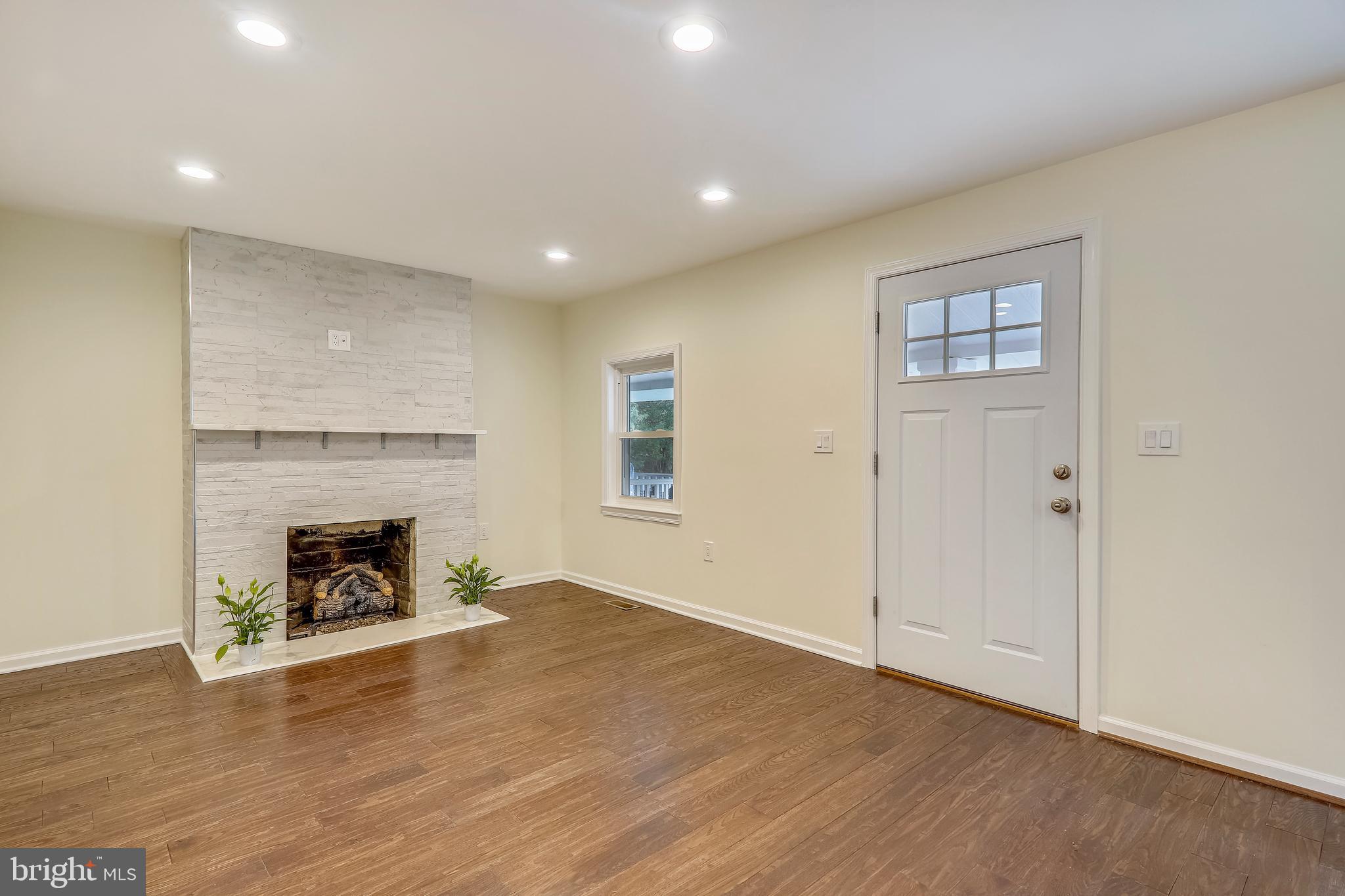 SILVER SPRING - Residential Lease