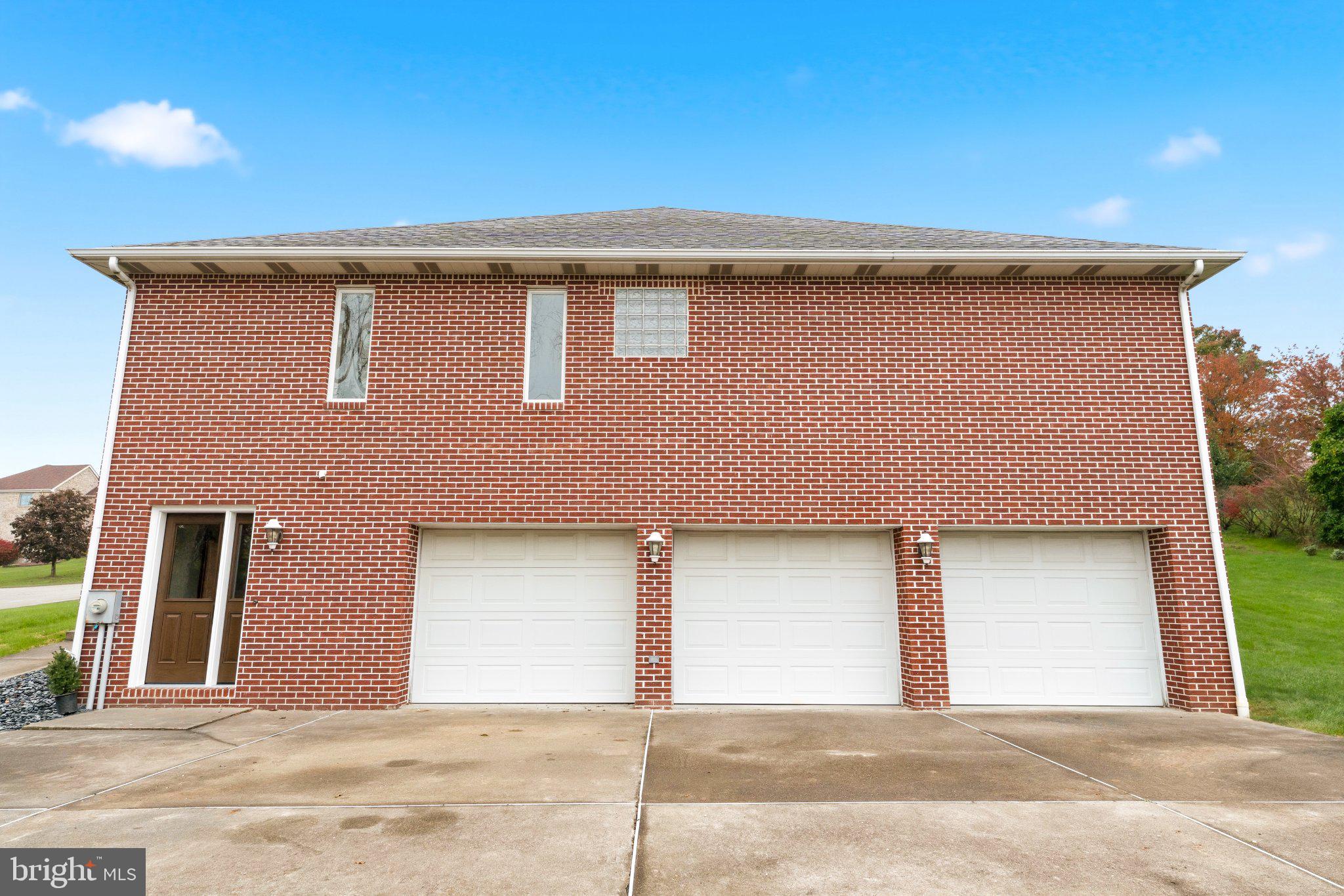 365 SARATOGA DRIVE