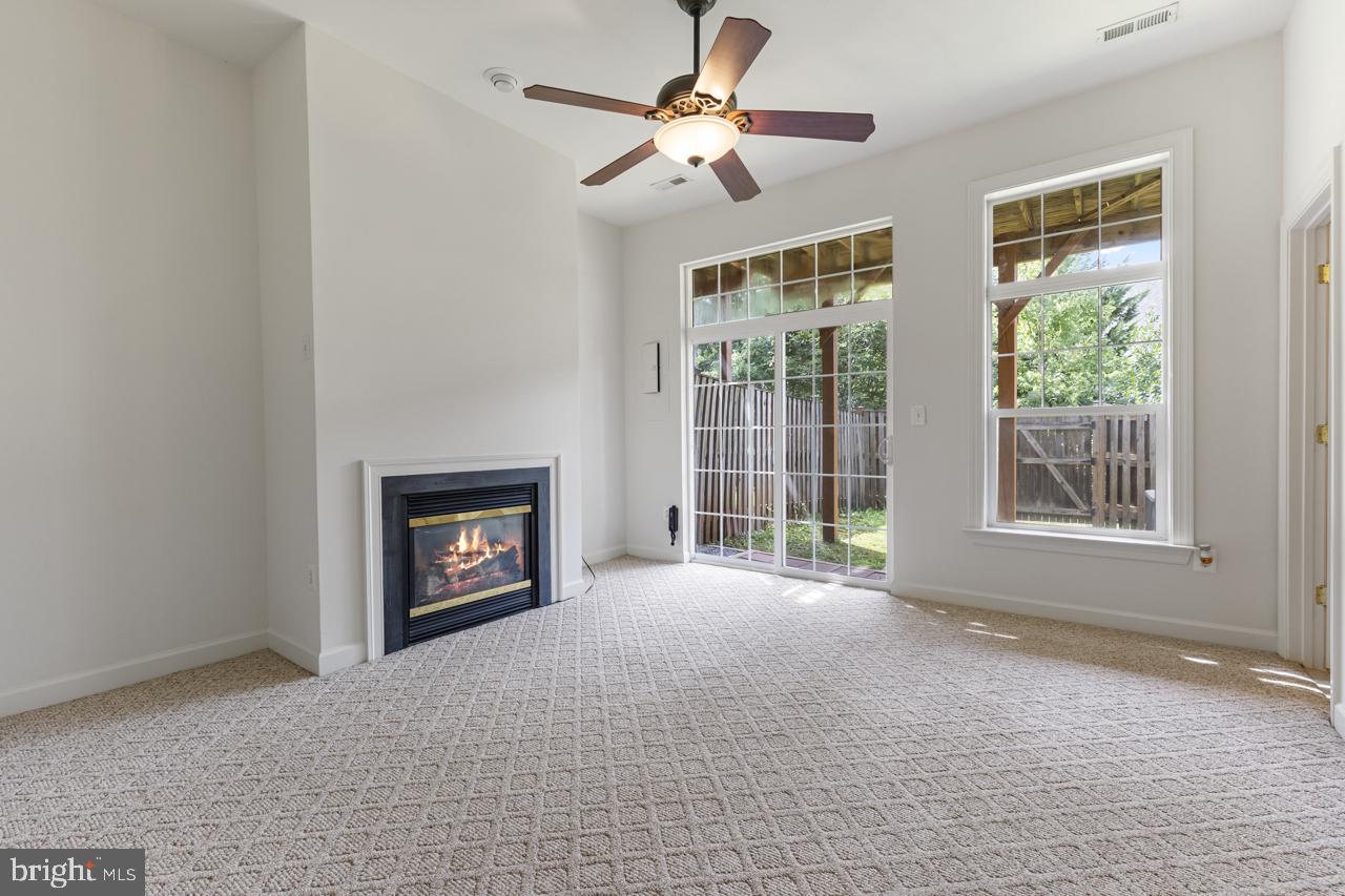 BLOOMS MILL - Residential Lease