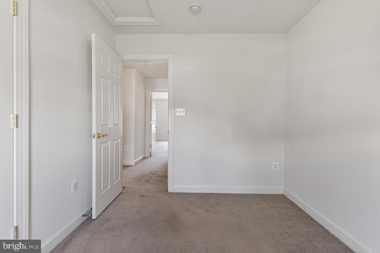 BLOOMS MILL - Residential Lease