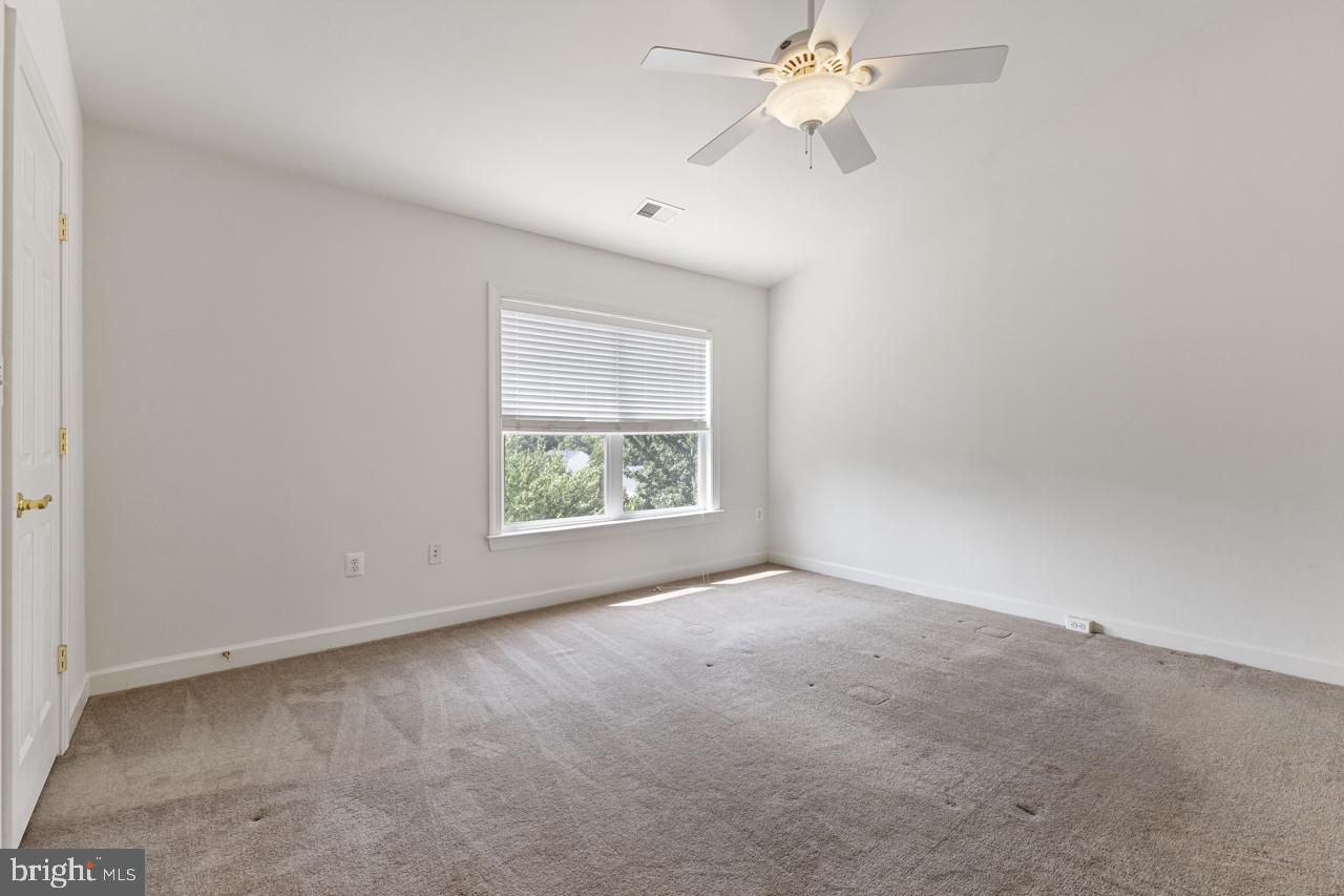 BLOOMS MILL - Residential Lease