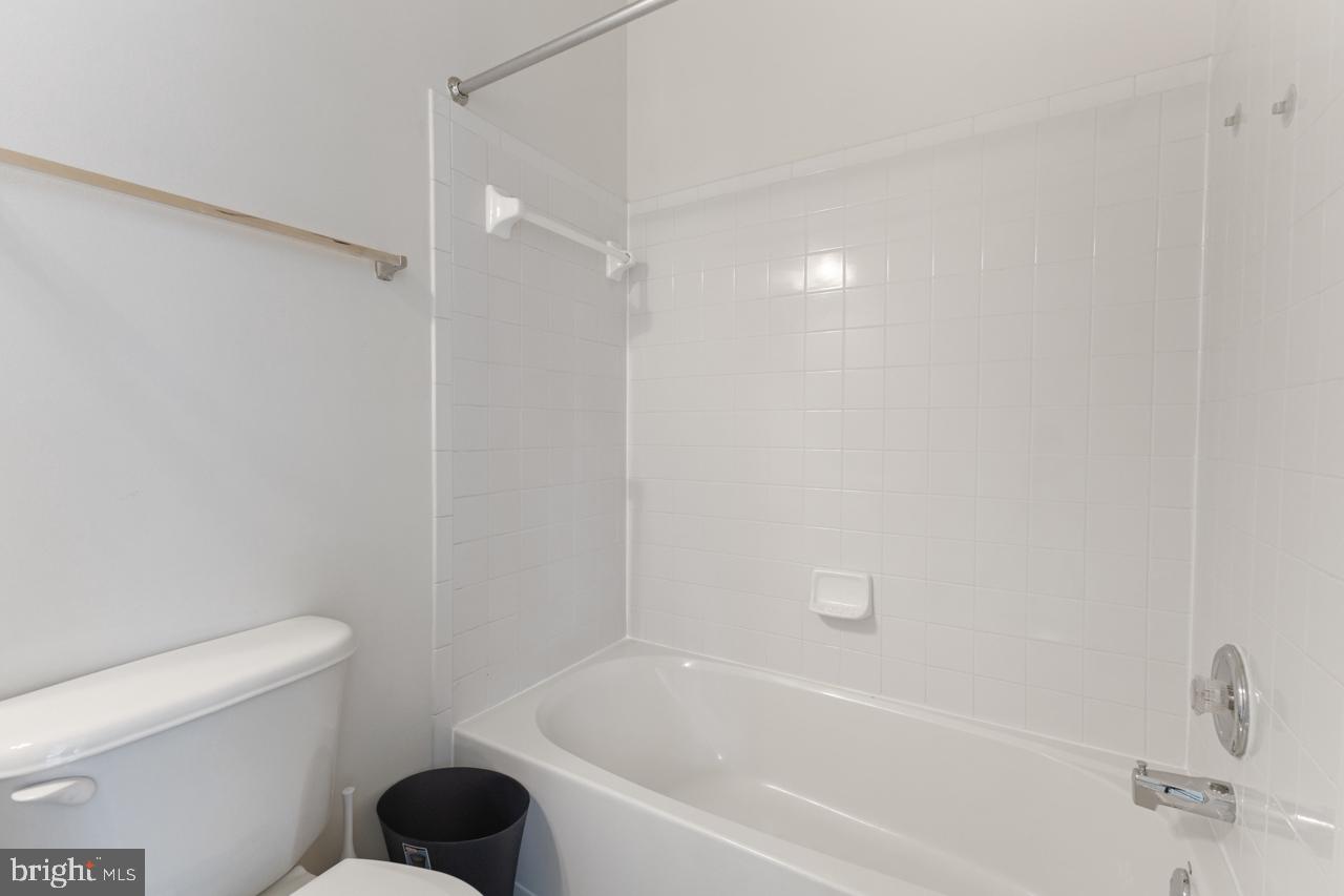 BLOOMS MILL - Residential Lease