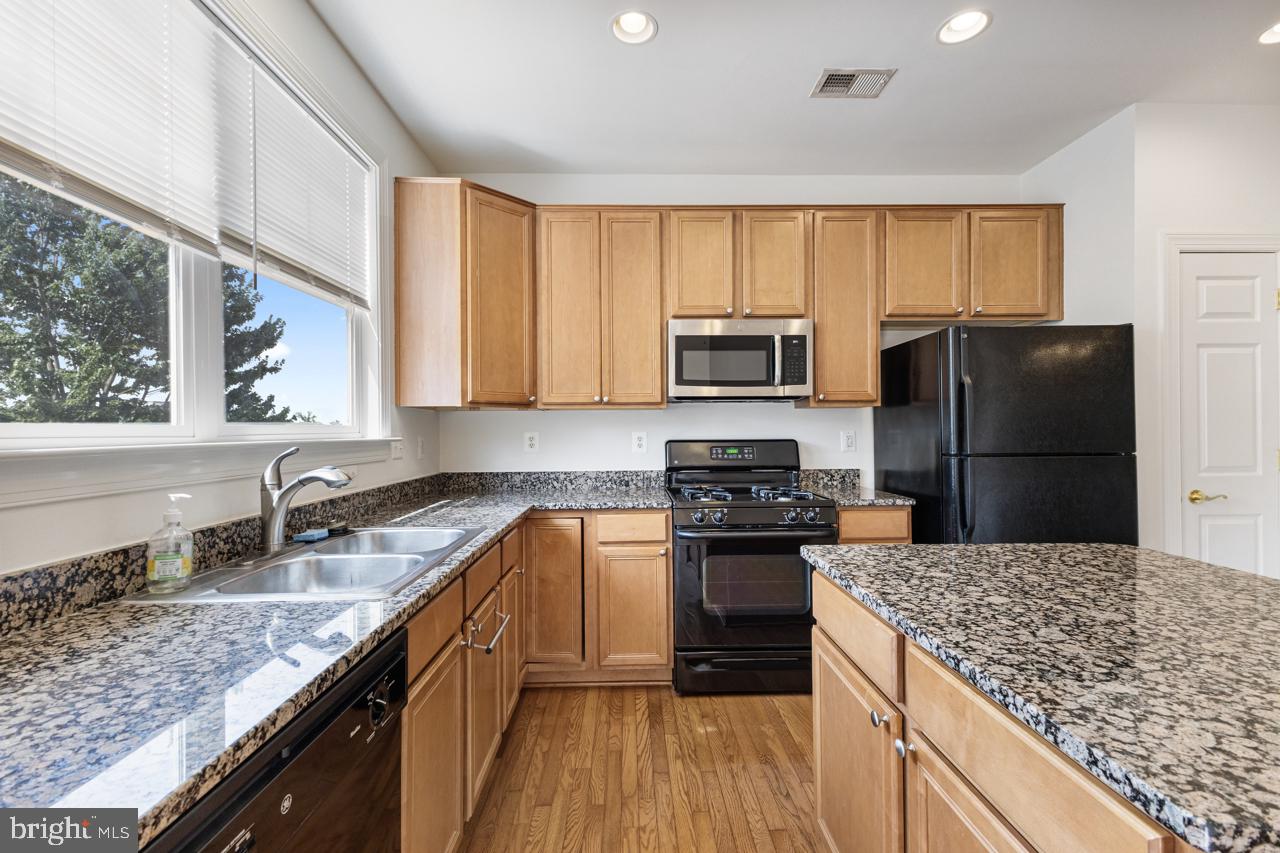 BLOOMS MILL - Residential Lease