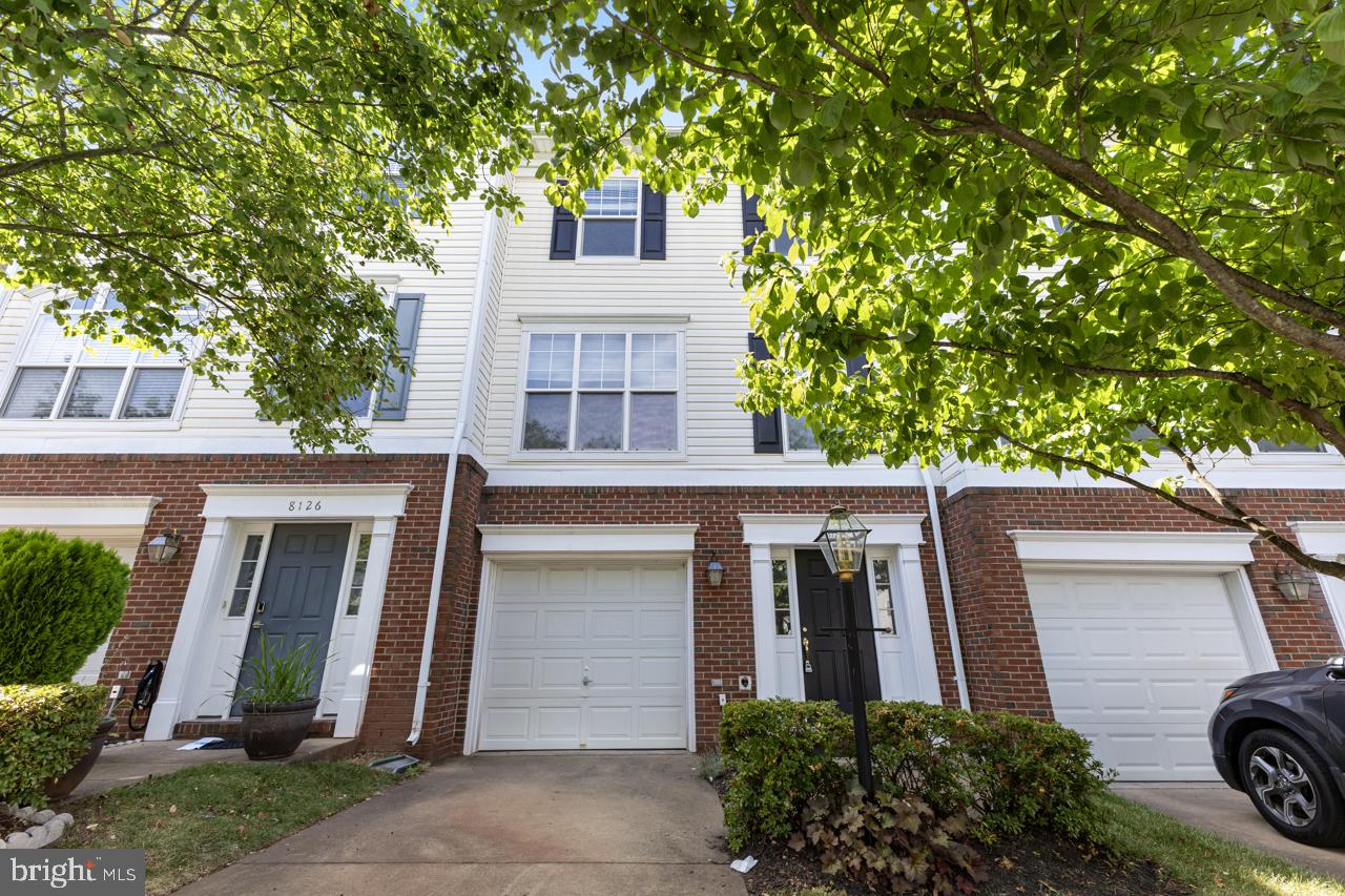 BLOOMS MILL - Residential Lease