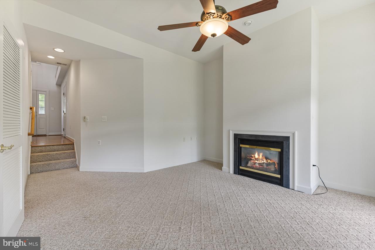 BLOOMS MILL - Residential Lease