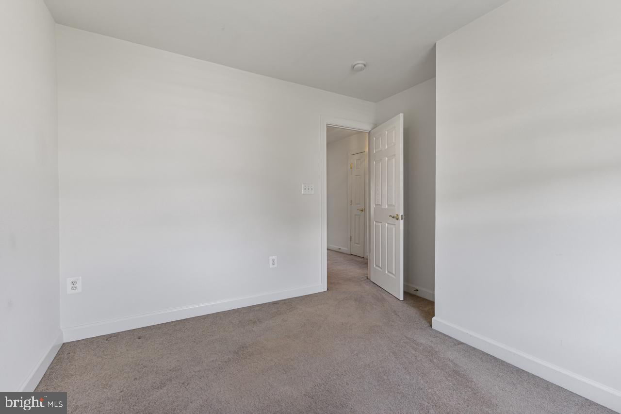 BLOOMS MILL - Residential Lease