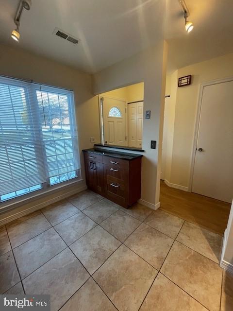 GLENSHIRE TOWNE - Residential Lease