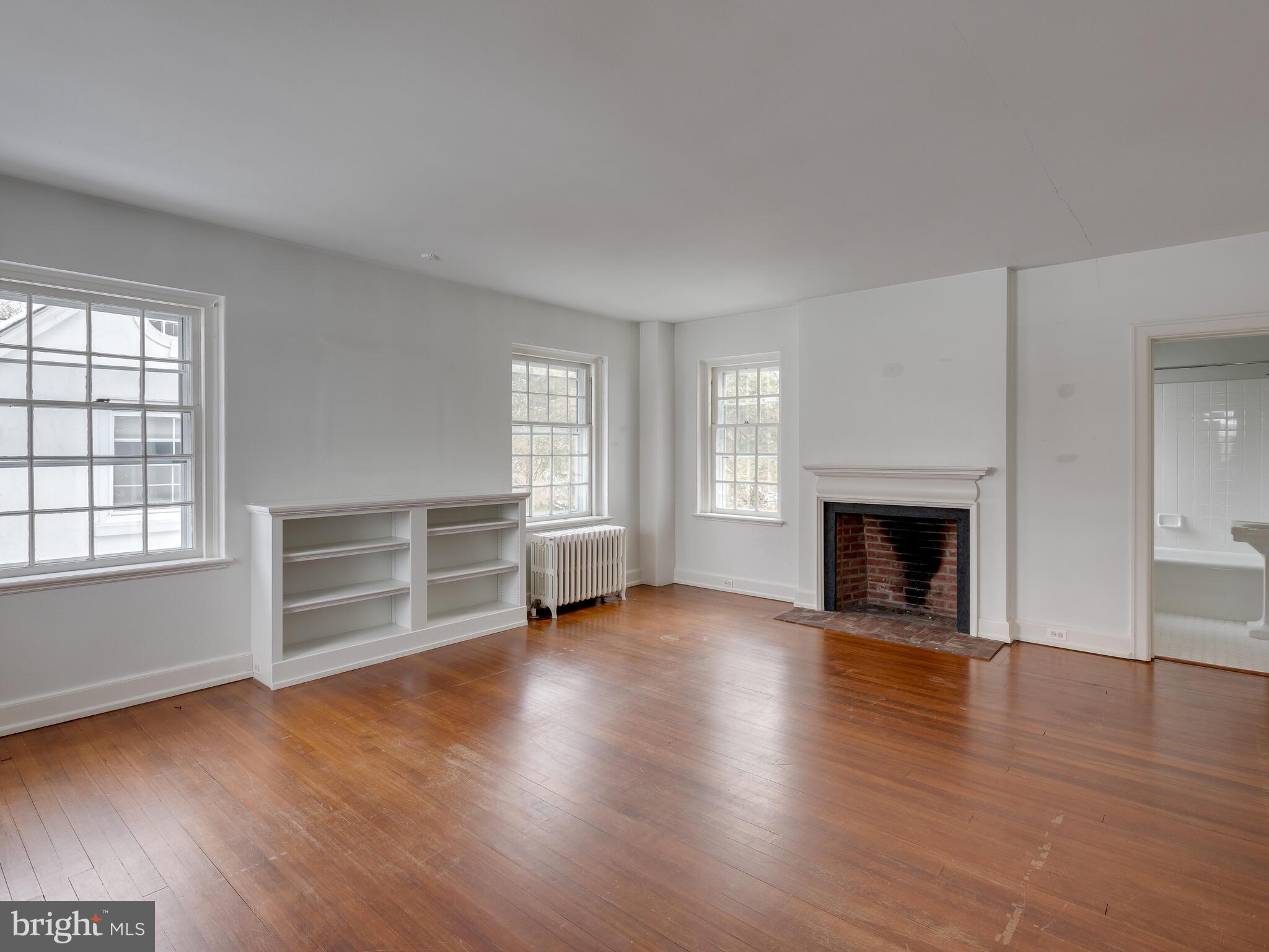 RADNOR HUNT - Residential