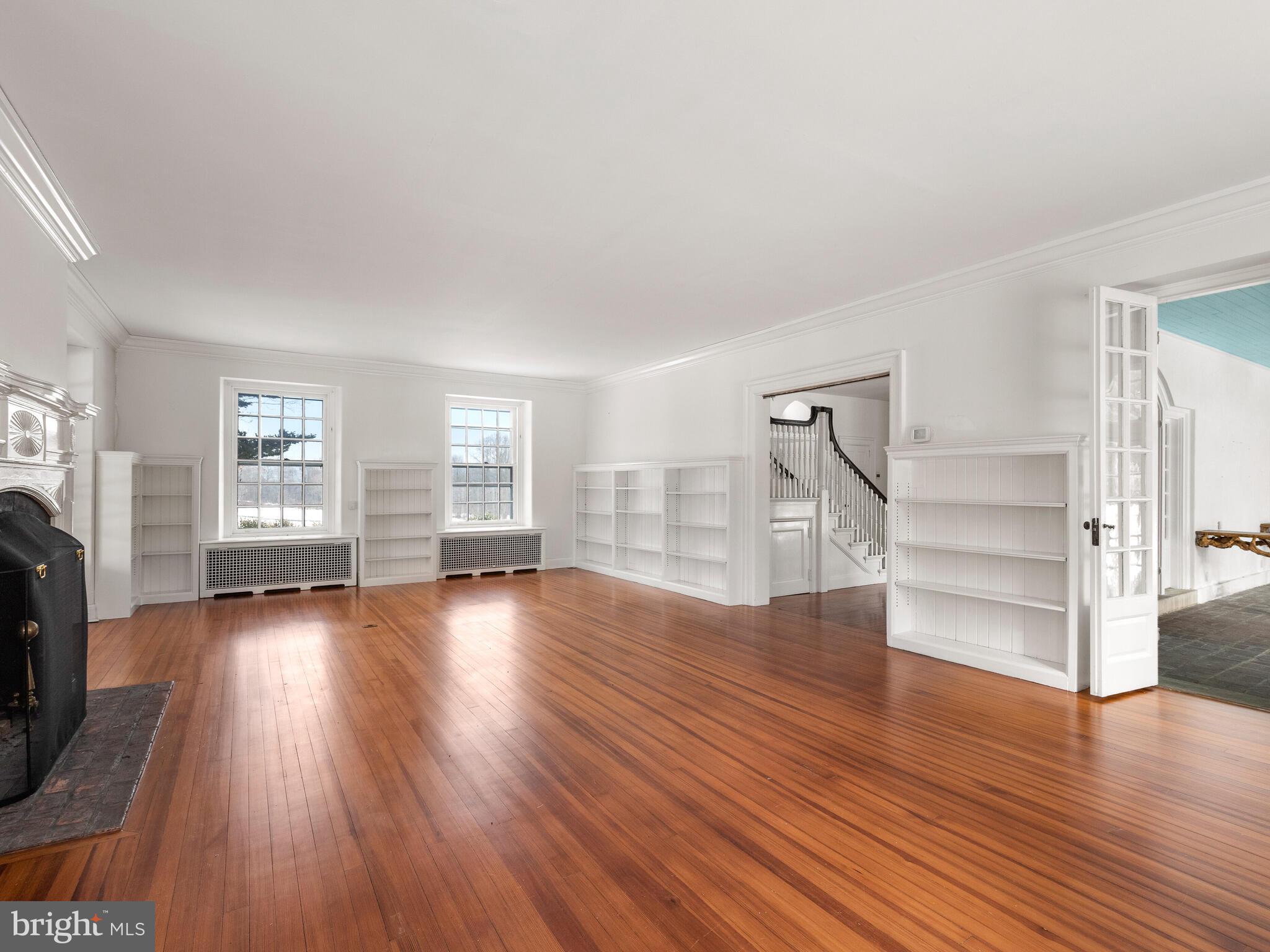 RADNOR HUNT - Residential