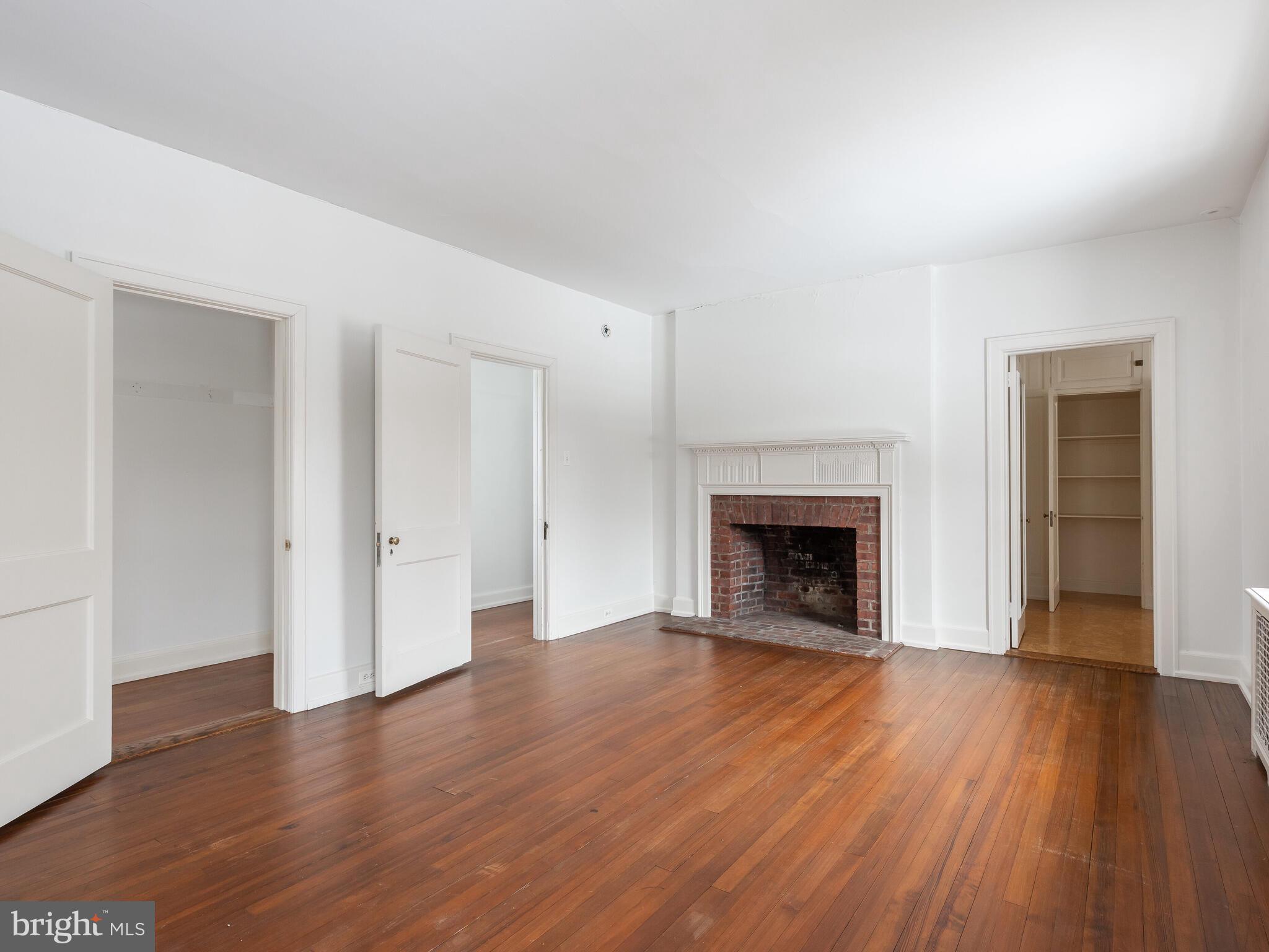 RADNOR HUNT - Residential