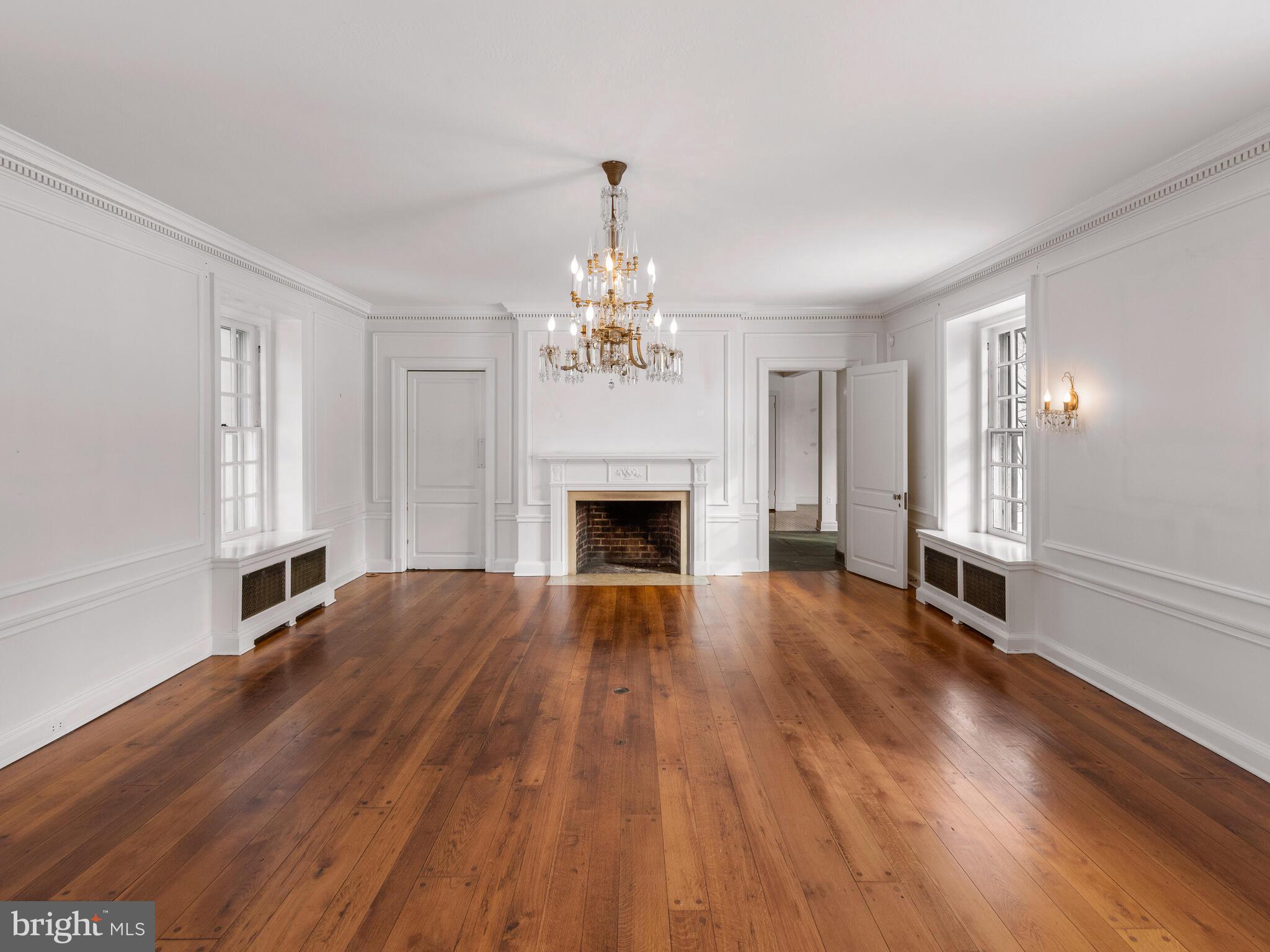 RADNOR HUNT - Residential