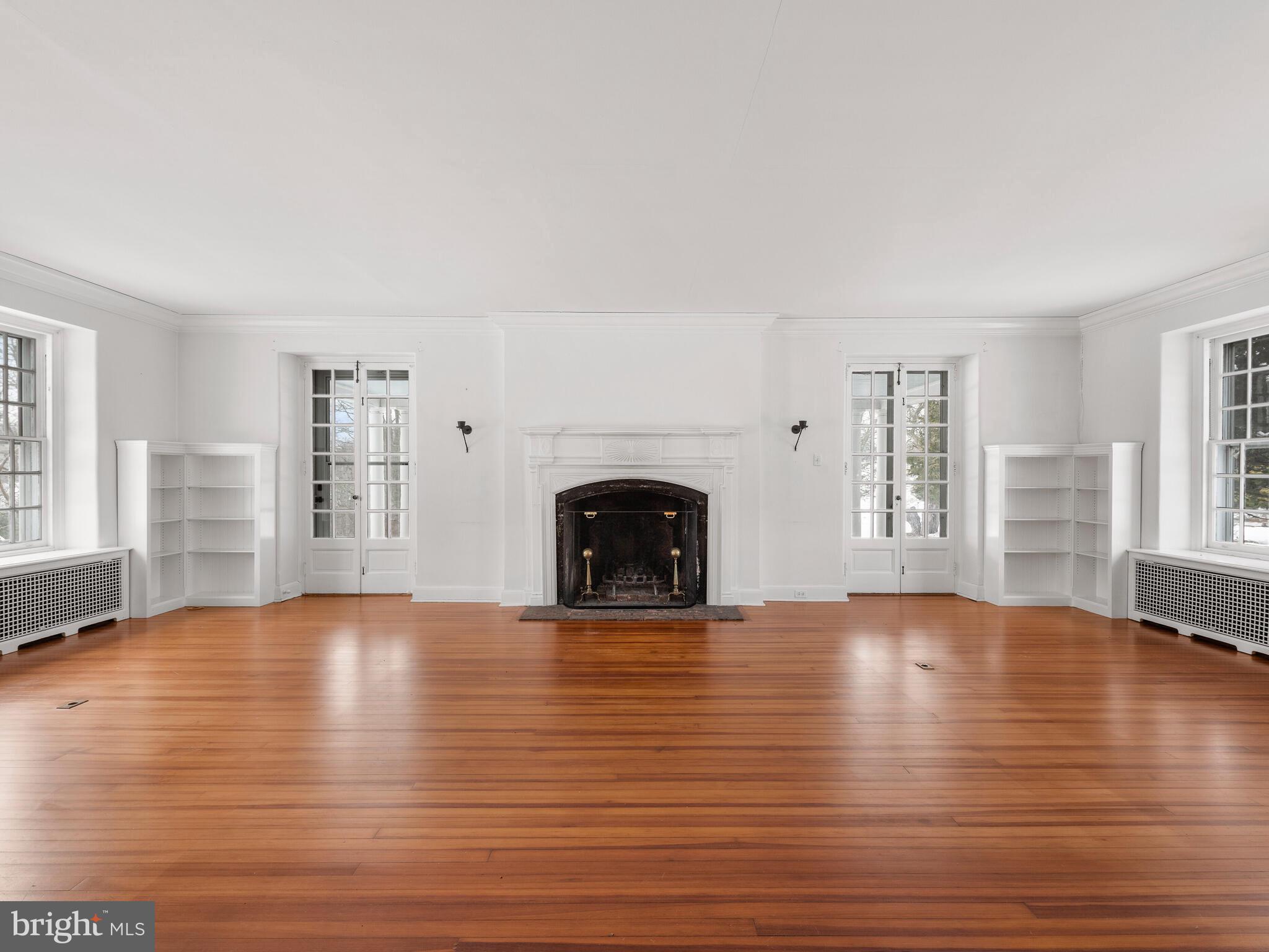 RADNOR HUNT - Residential