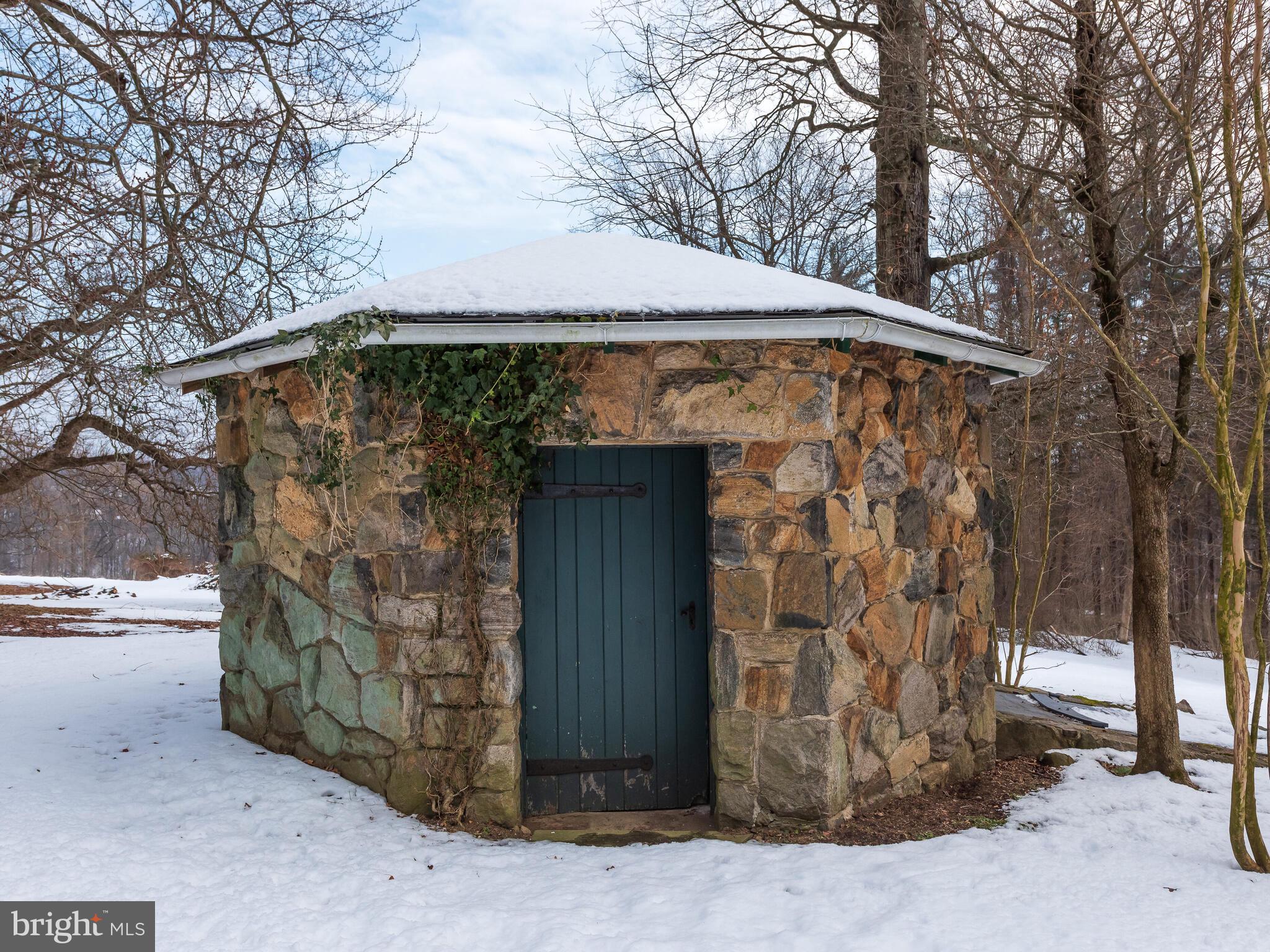 RADNOR HUNT - Residential