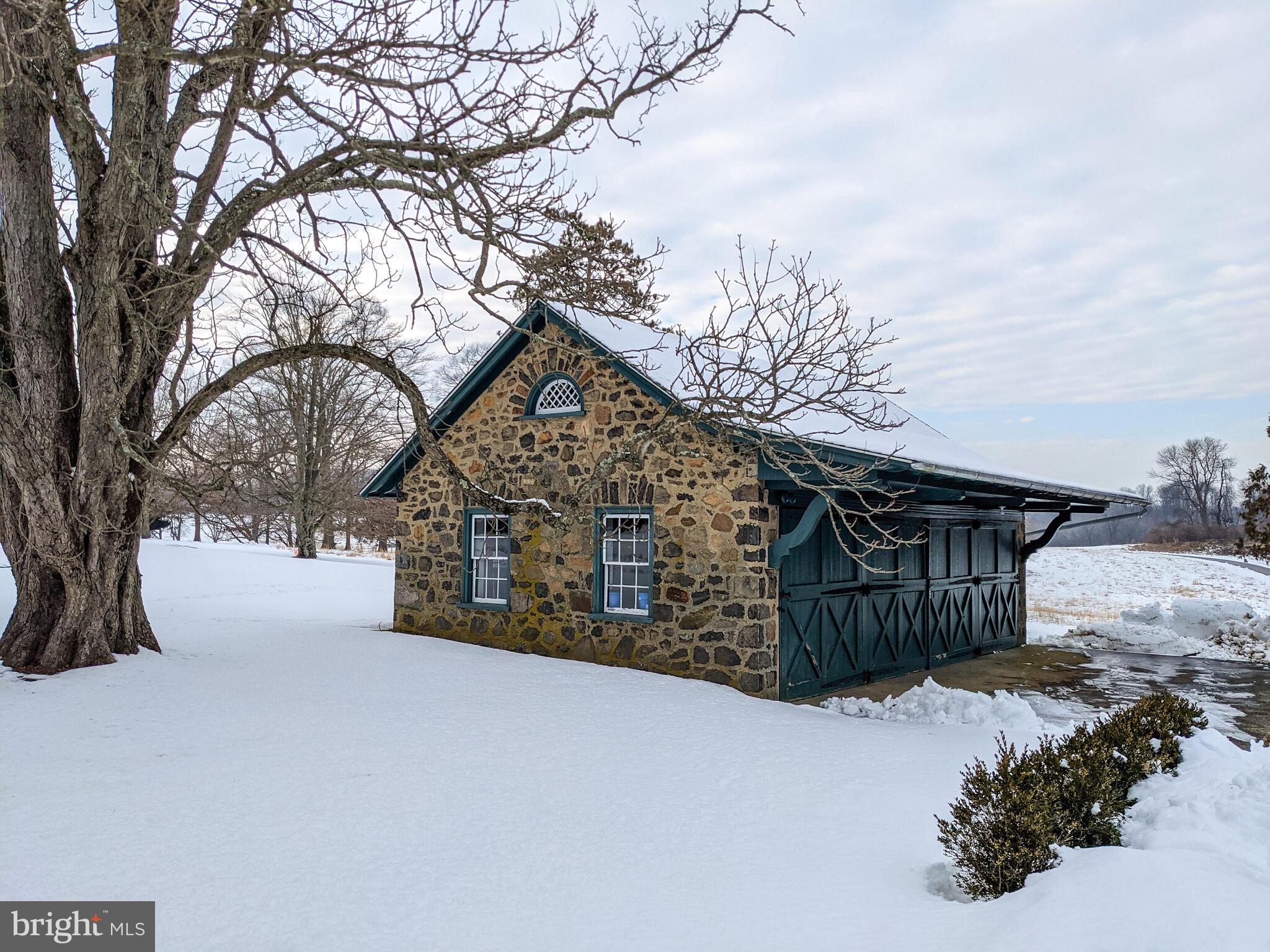 RADNOR HUNT - Residential