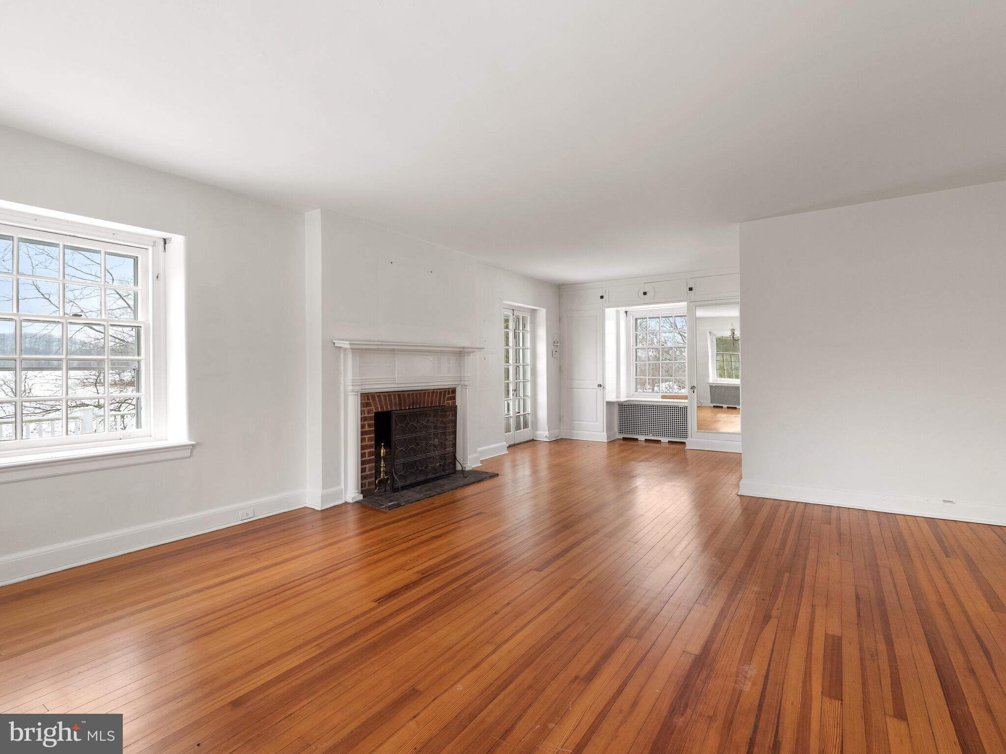 RADNOR HUNT - Residential