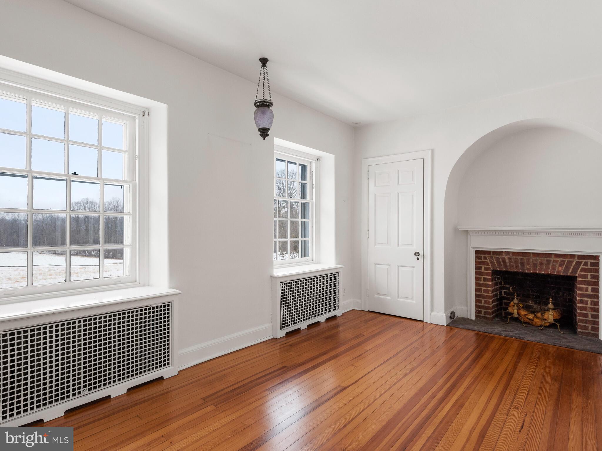 RADNOR HUNT - Residential