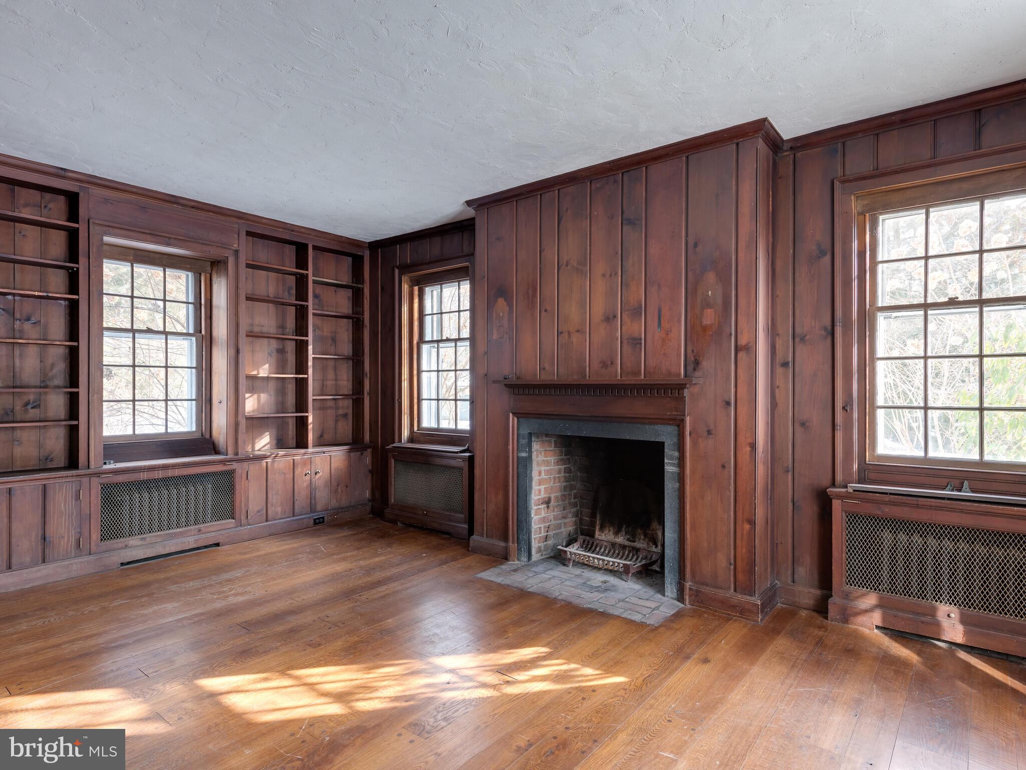 RADNOR HUNT - Residential