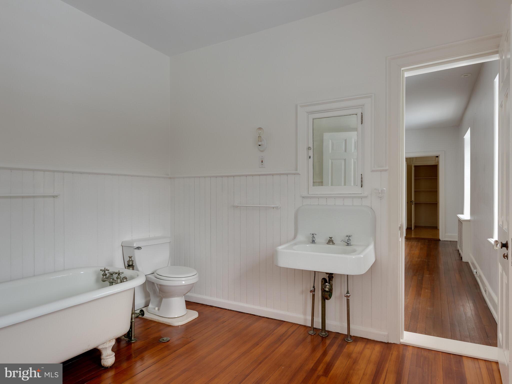 RADNOR HUNT - Residential