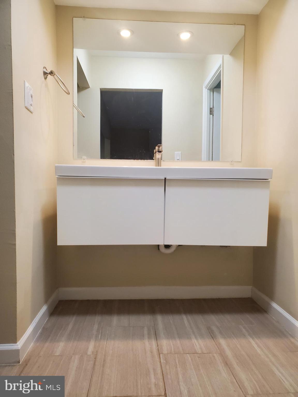 PEMBROOKE - Residential Lease