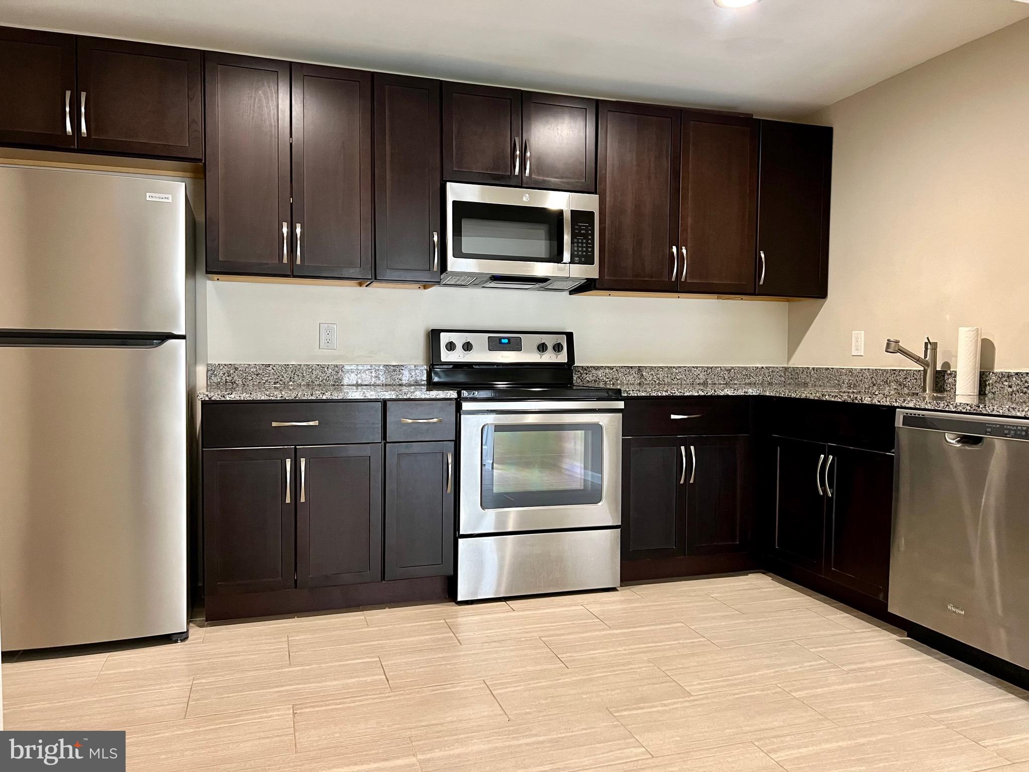 PEMBROOKE - Residential Lease