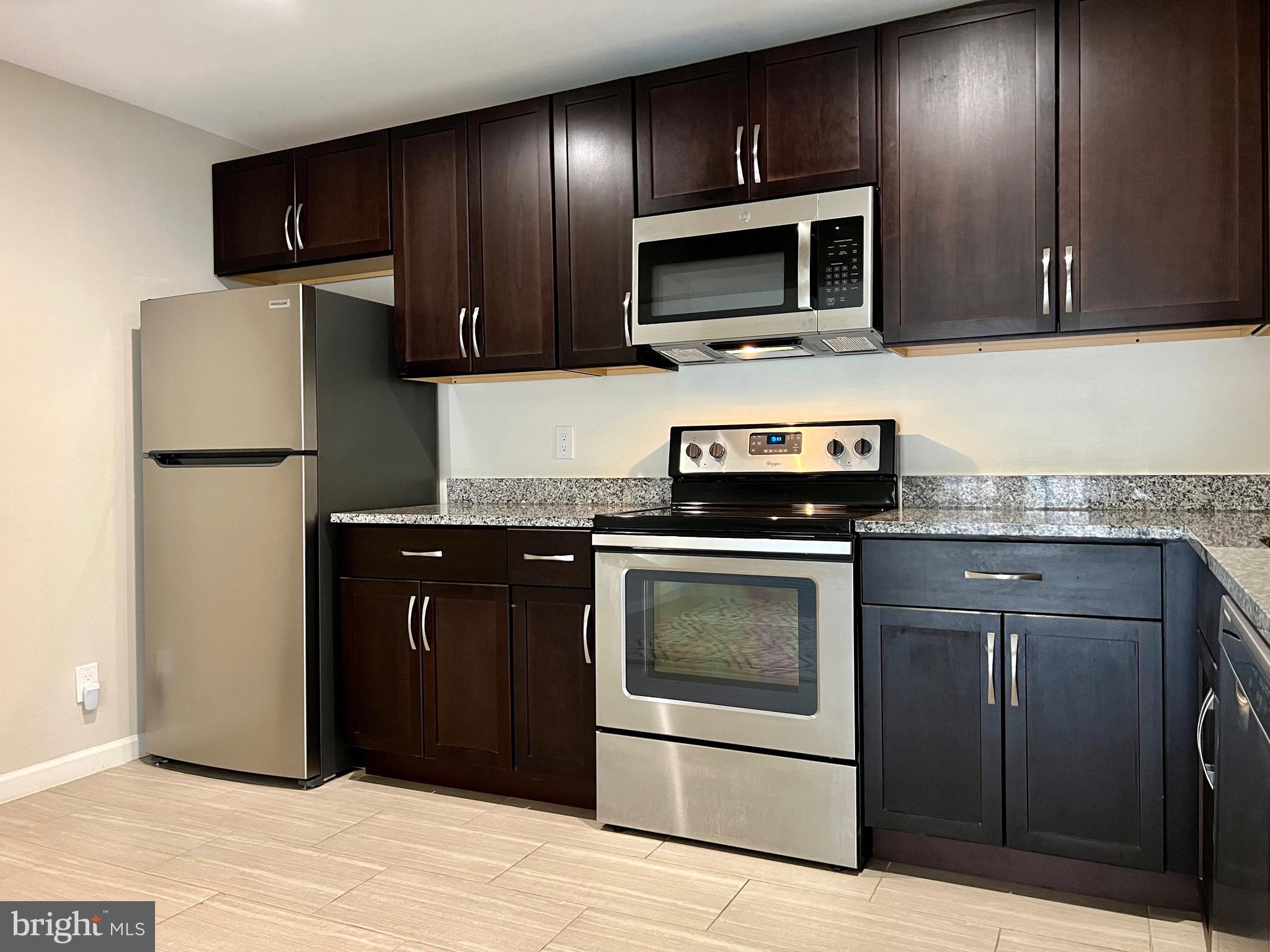 PEMBROOKE - Residential Lease