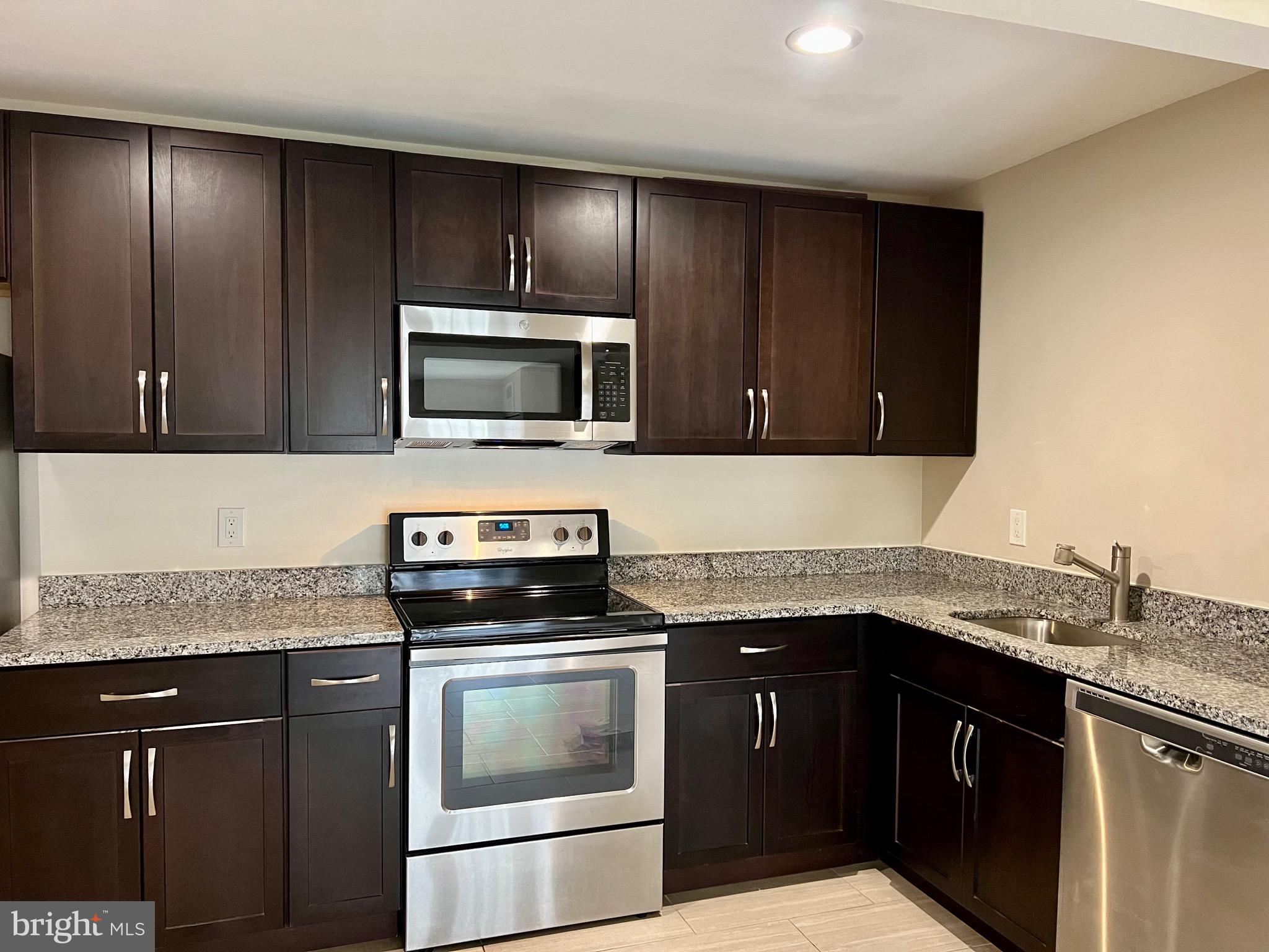 PEMBROOKE - Residential Lease