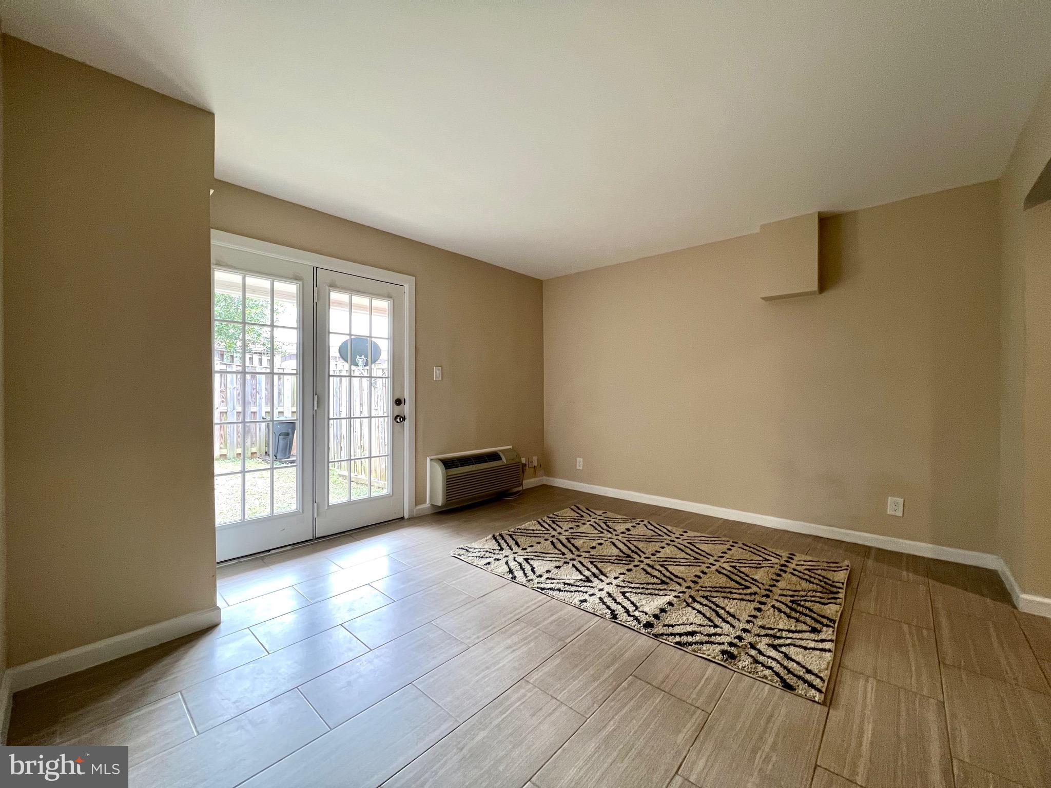 PEMBROOKE - Residential Lease