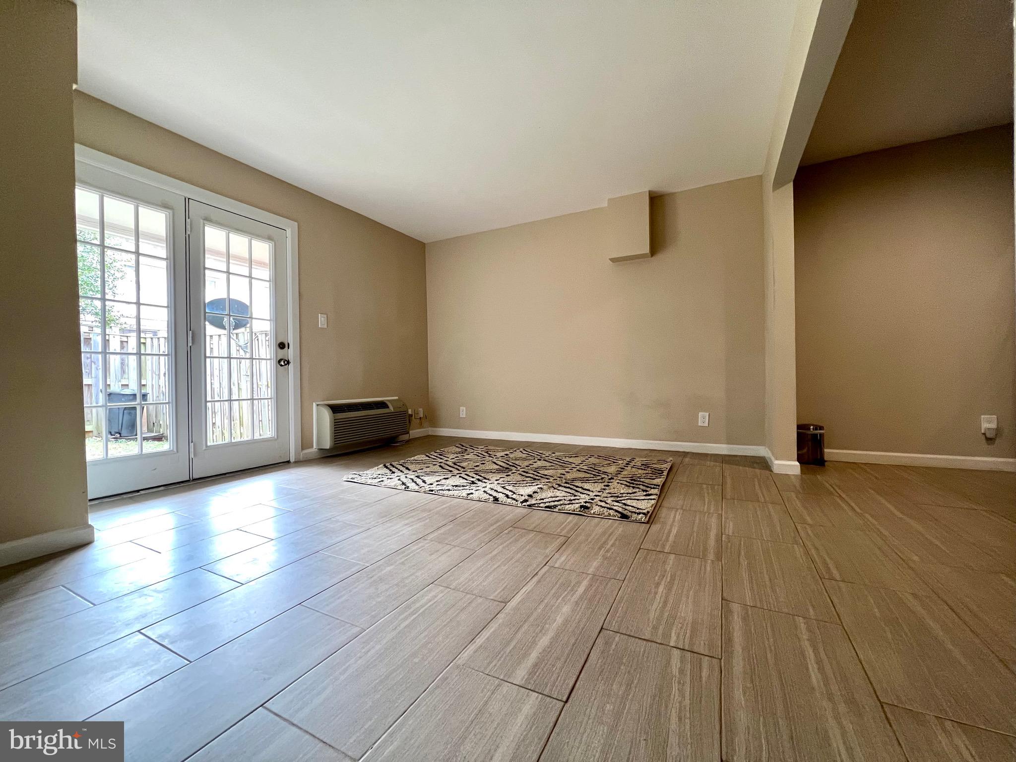 PEMBROOKE - Residential Lease