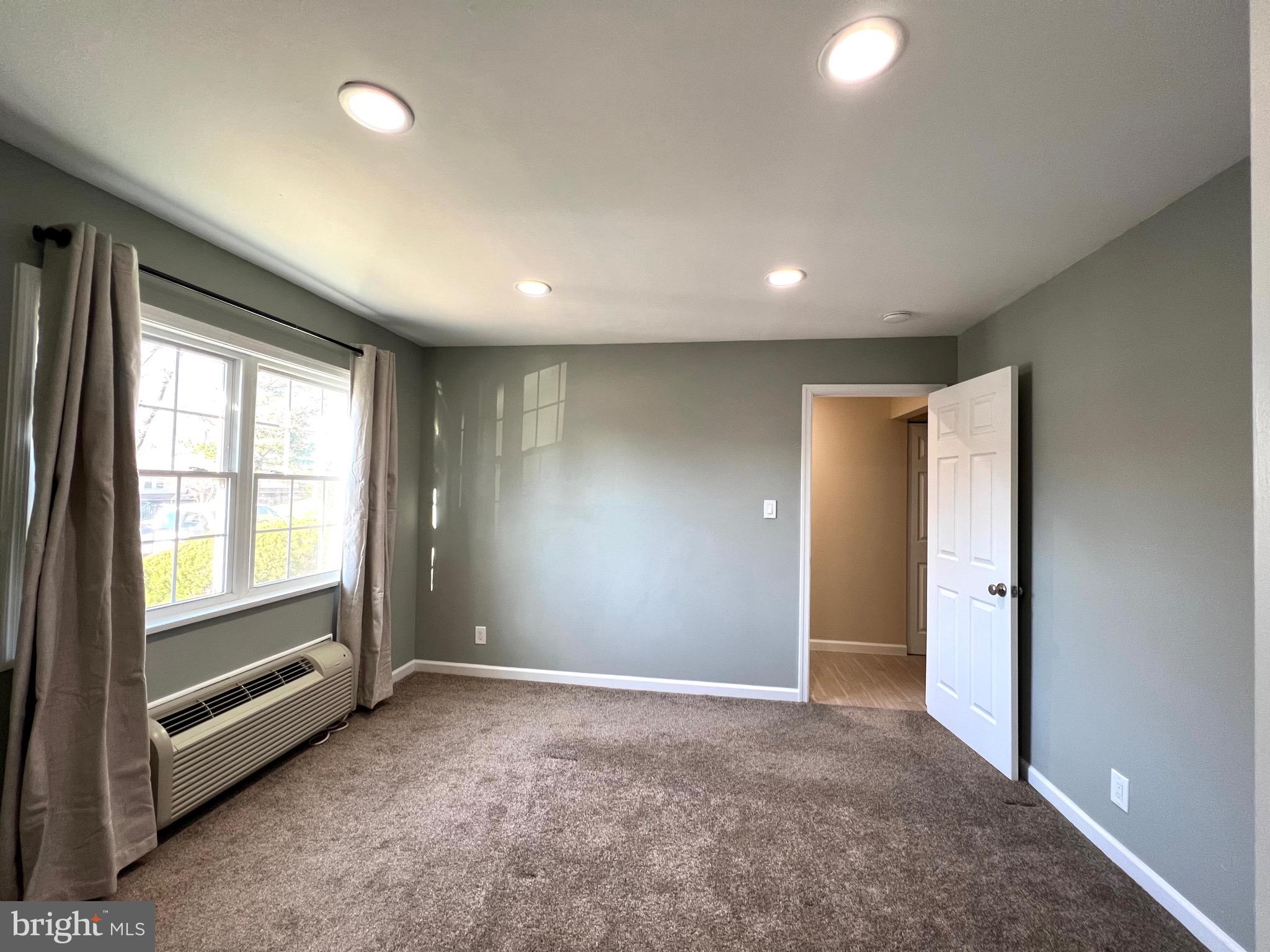 PEMBROOKE - Residential Lease