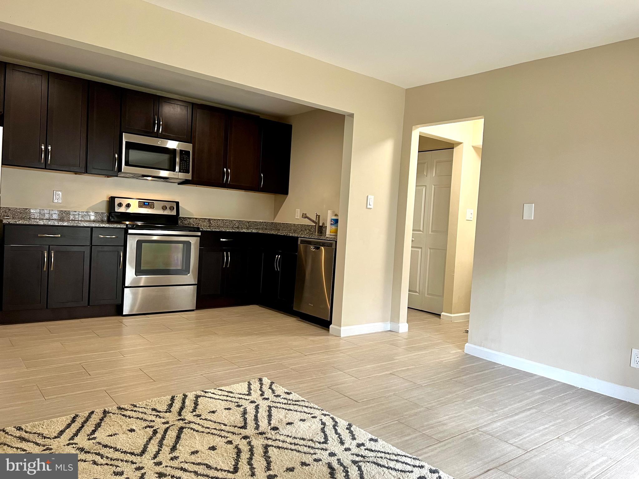 PEMBROOKE - Residential Lease