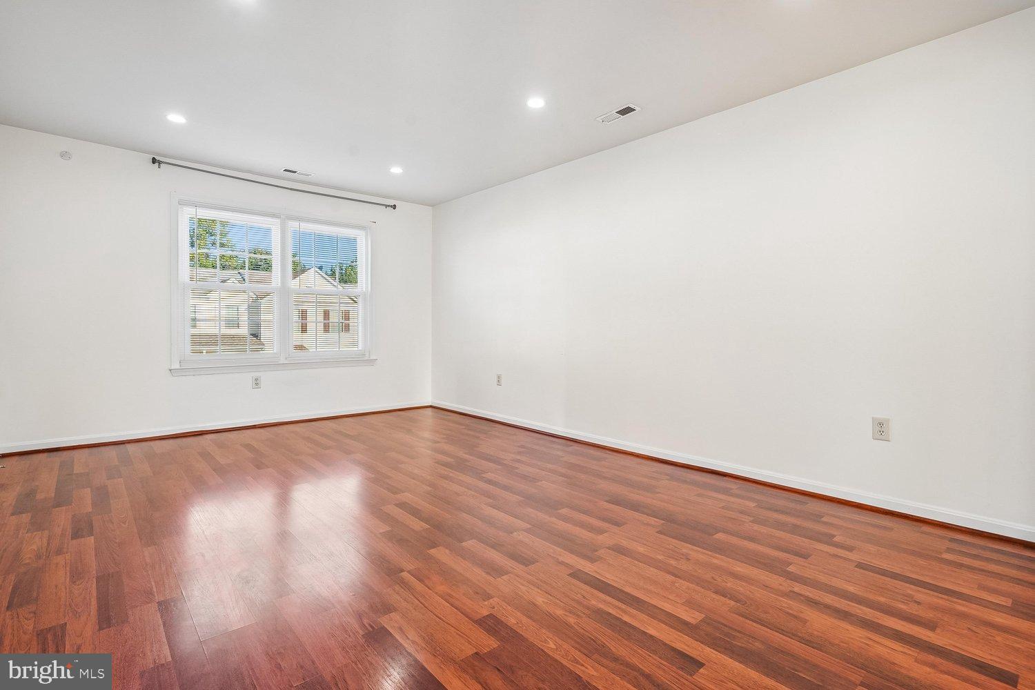 106 MAYFAIR PLACE 172