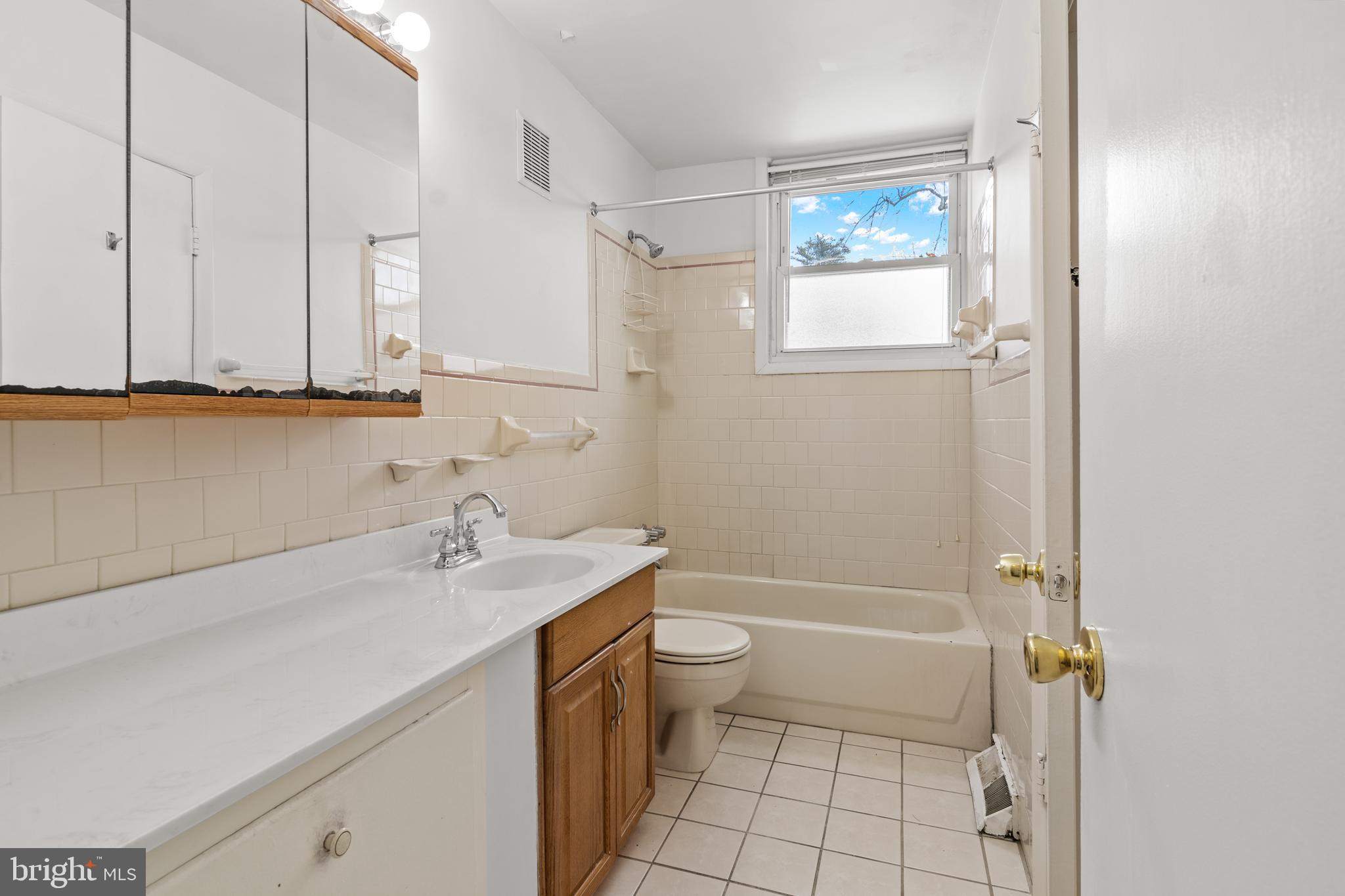 SCOTTS HILL - Residential