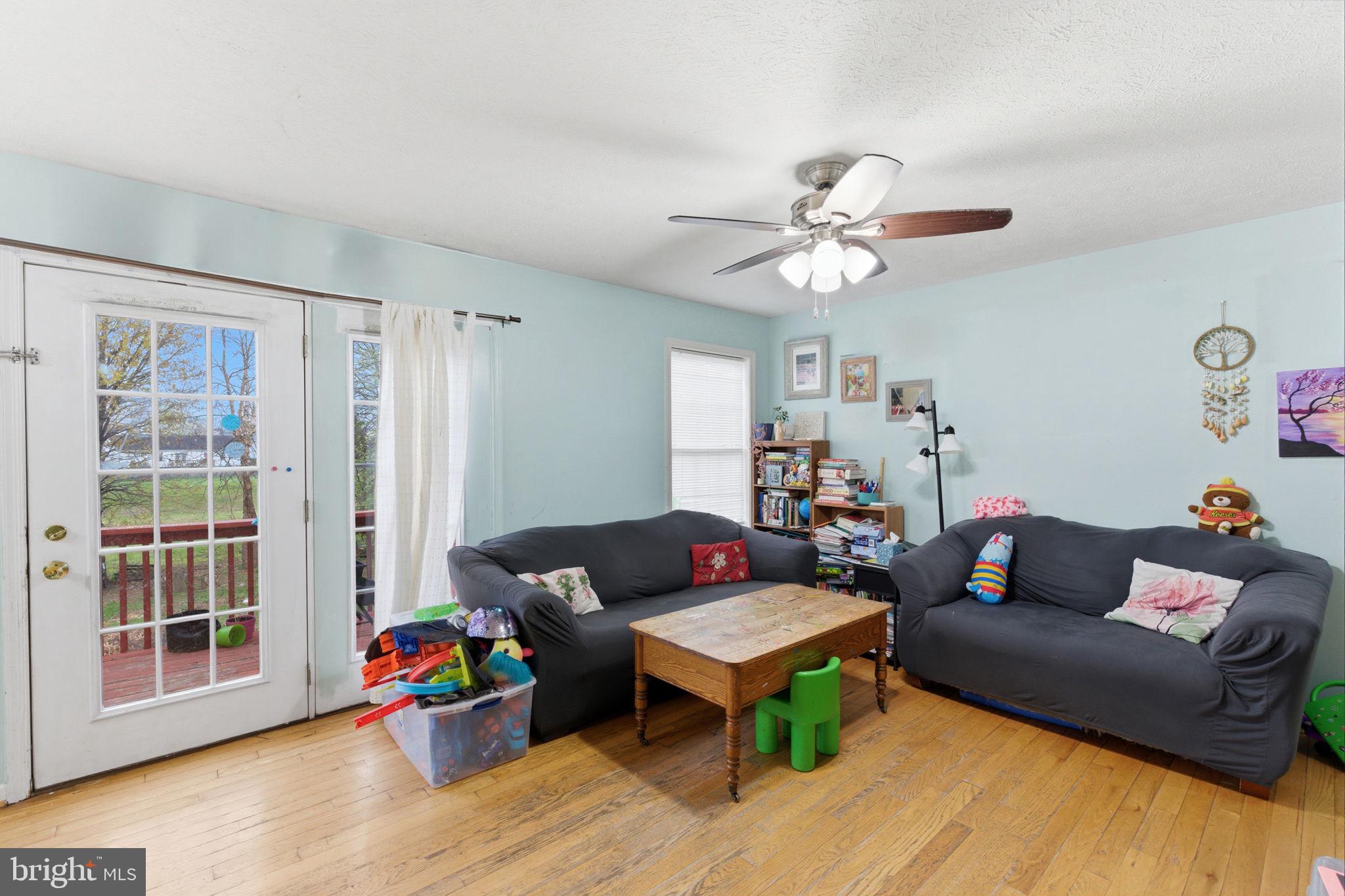 RIDGEFIELD - Residential