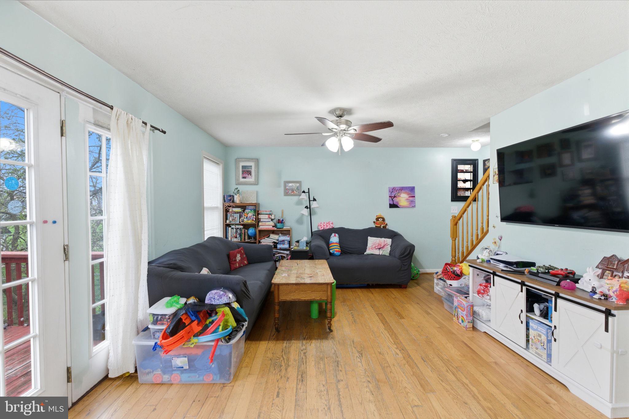 RIDGEFIELD - Residential