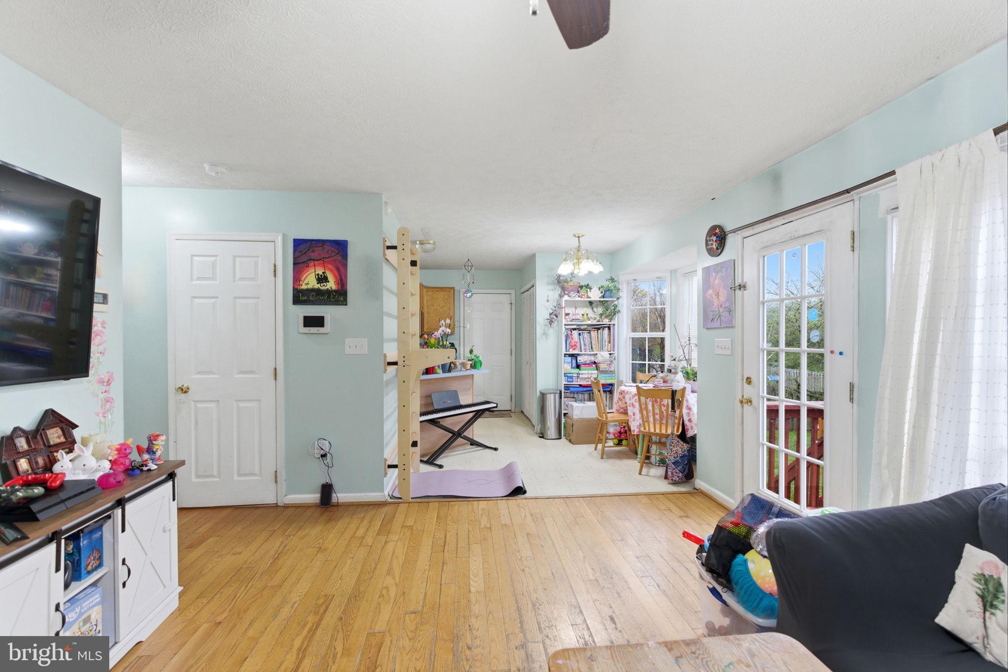 RIDGEFIELD - Residential