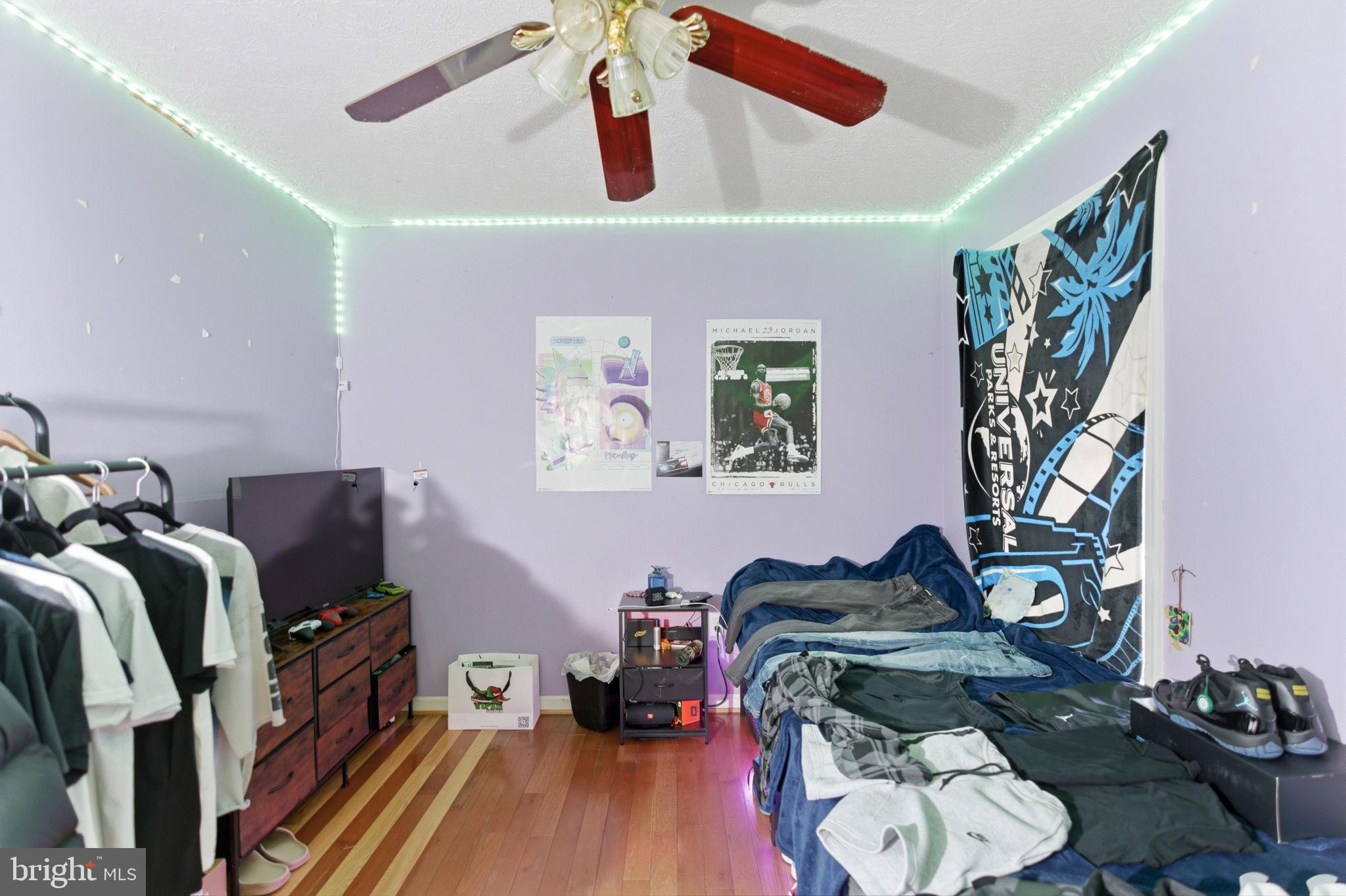 RIDGEFIELD - Residential