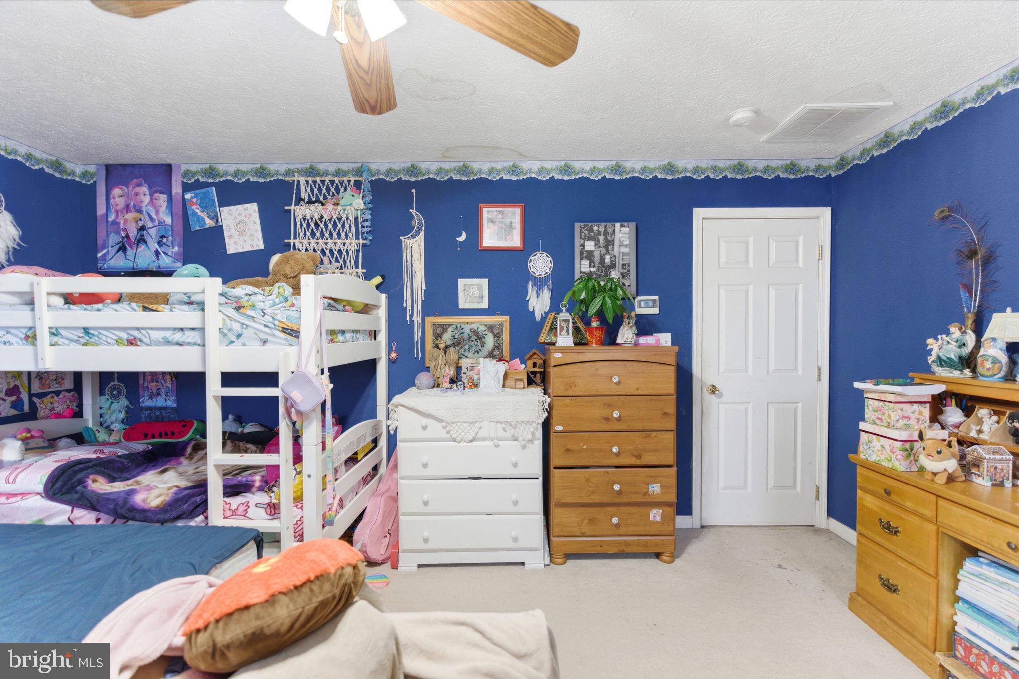 RIDGEFIELD - Residential